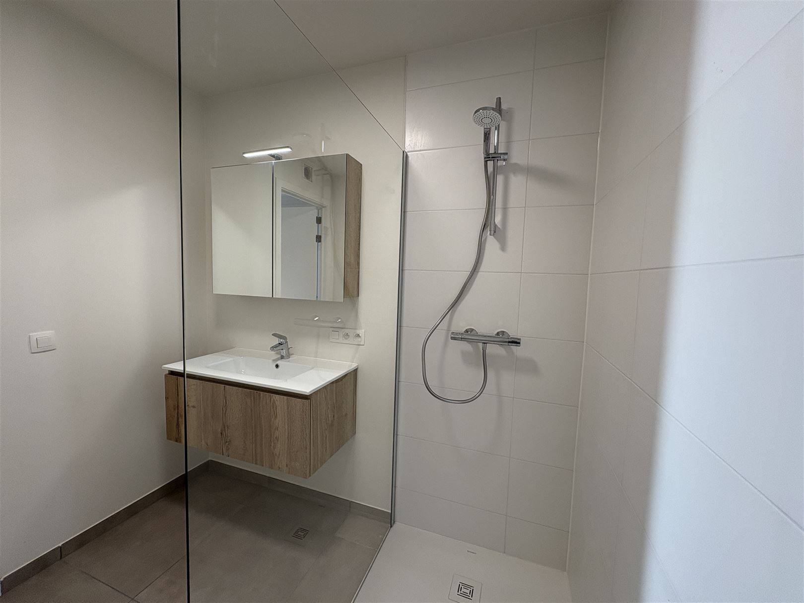 App met 2 slpk en ondergrondse  parkeerplaats foto 7