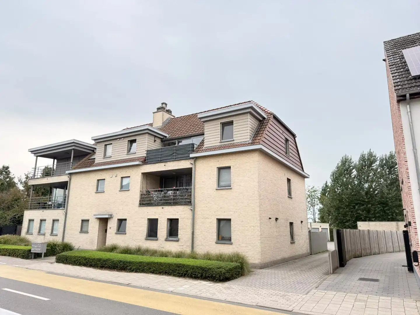 APPARTEMENT MET TUIN foto {{pictureIndex}}