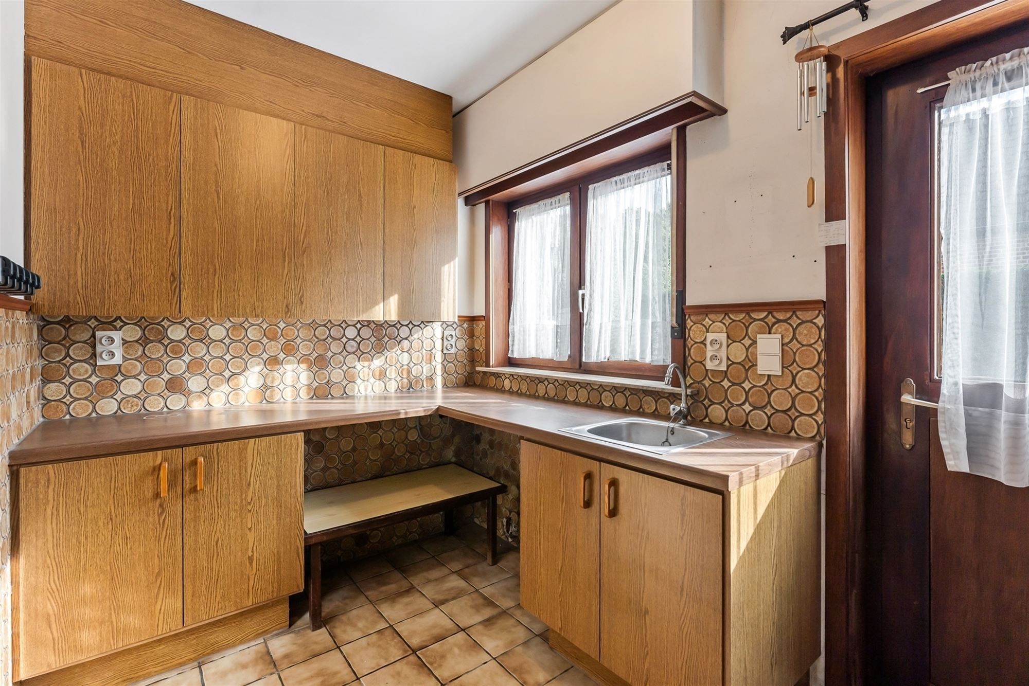 WONING MET GELIJKVLOERSE KAMER OP 950M2 foto 8