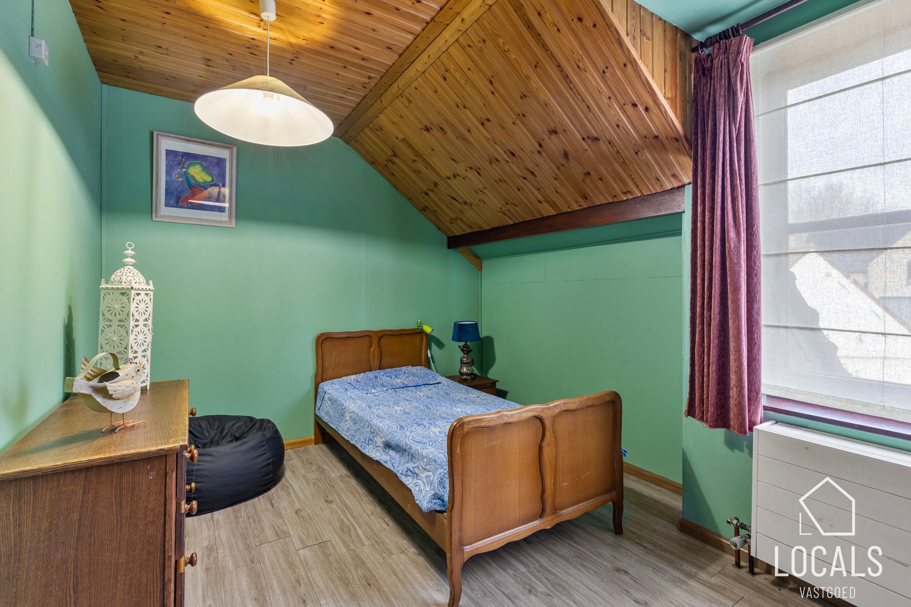 Ruime woning met 5 kamers, 2 garages en prachtig uitzicht foto 16