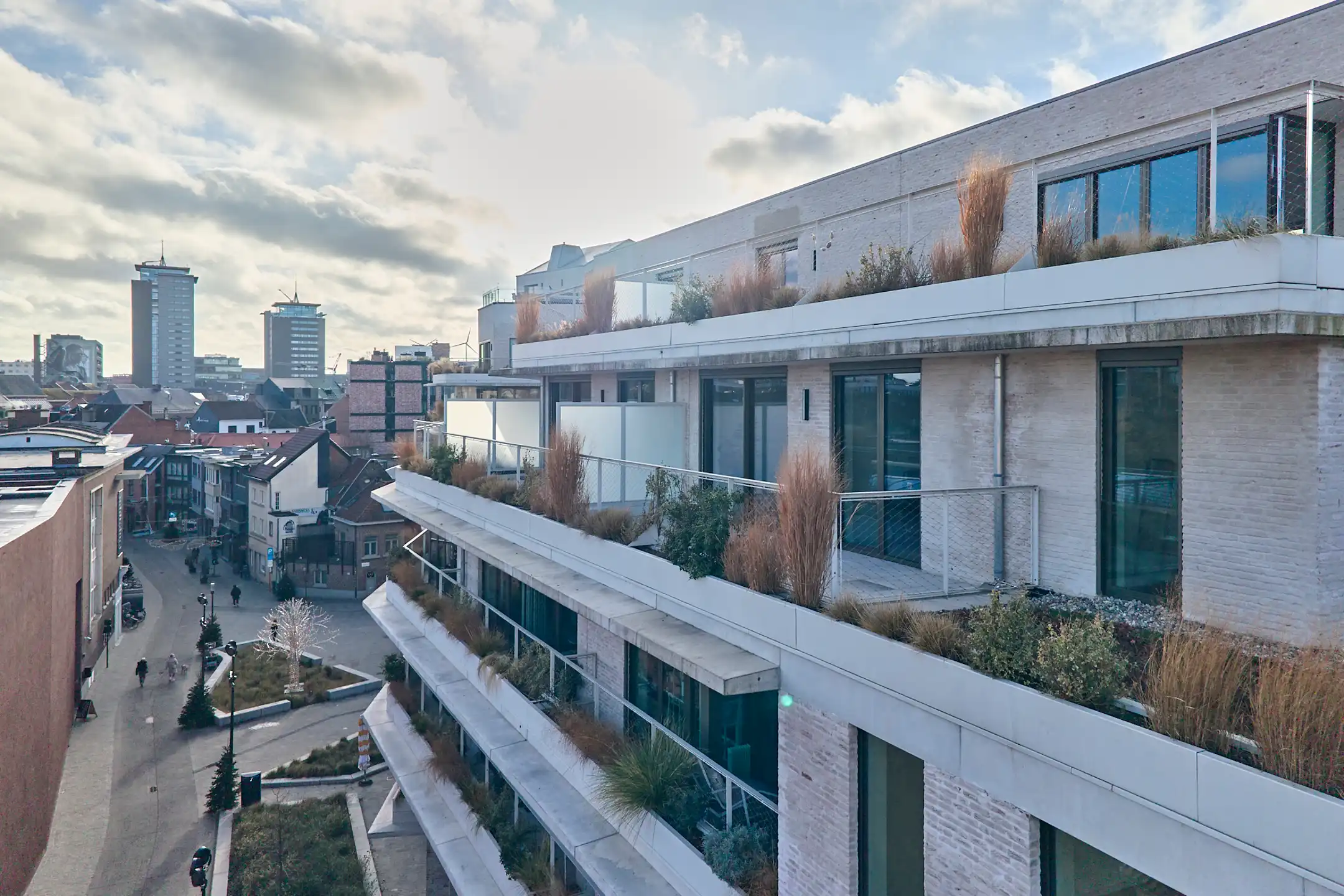 INSTAPKLAAR DOORZONAPPARTEMENT, 108m², 2 SLAAPKAMERS foto 2