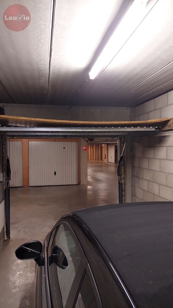 Afgesloten garagebox in ondergrondse parking foto 7