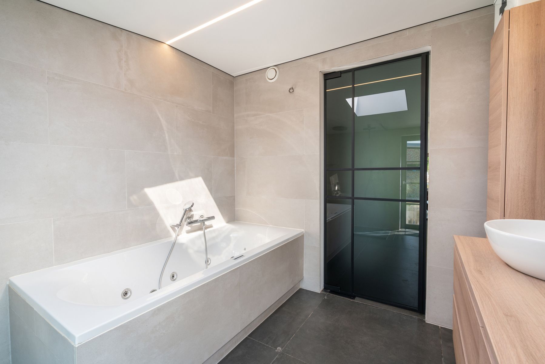 Instapklare woning met dubbele garage in het mooie Asenede foto 18