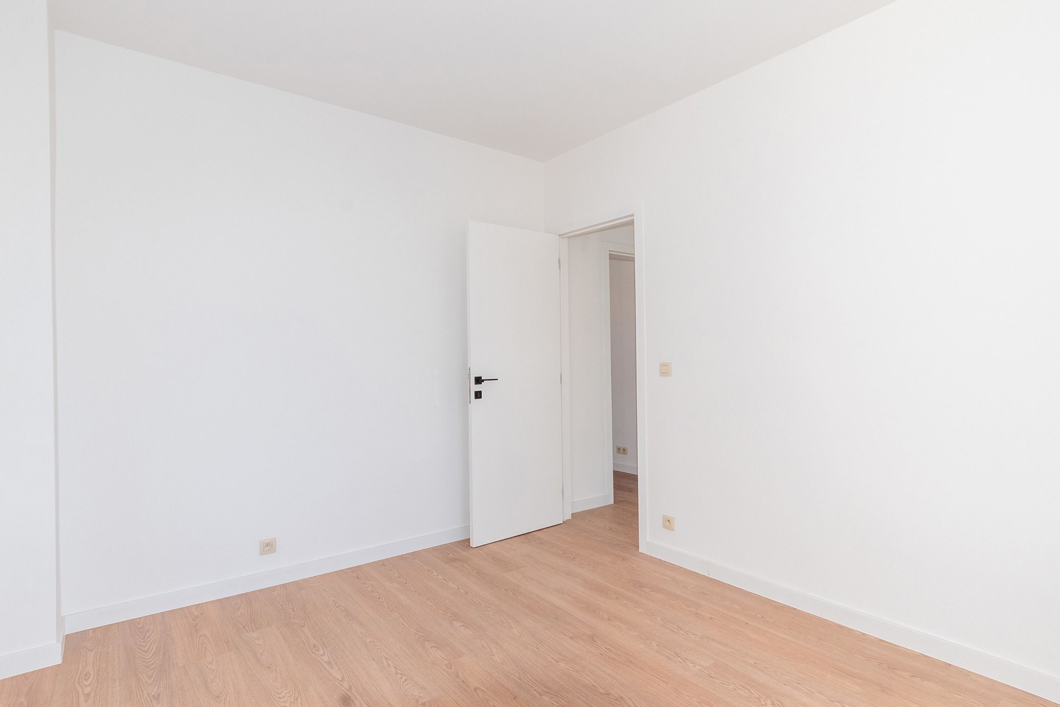 Volledig vernieuwde woning met 2 ruime slaapkamers! foto 15