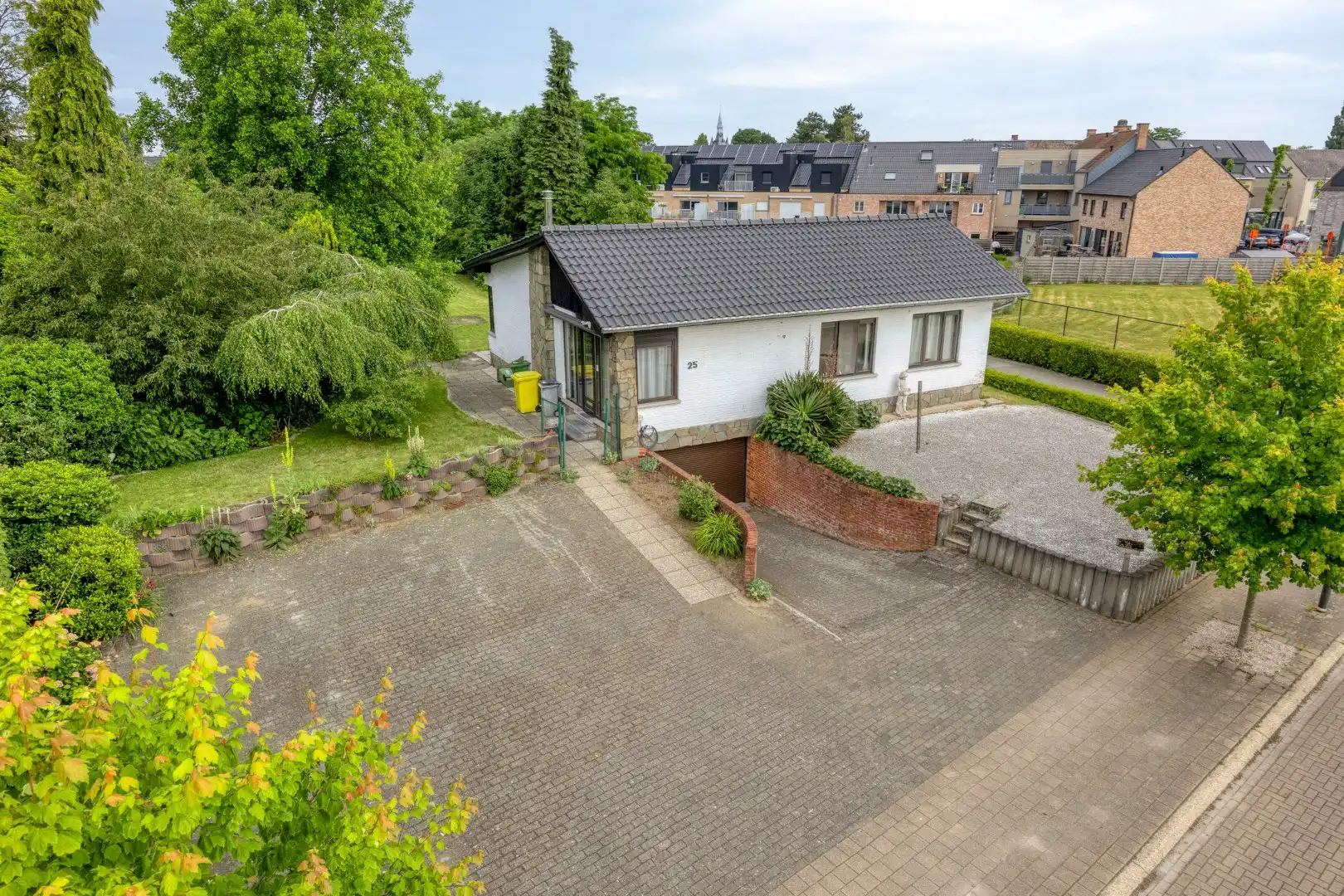 Gelijkvloerse woning met 3 slpks op een uniek perceel van 2.164 m² nabij de Markt !  foto 28