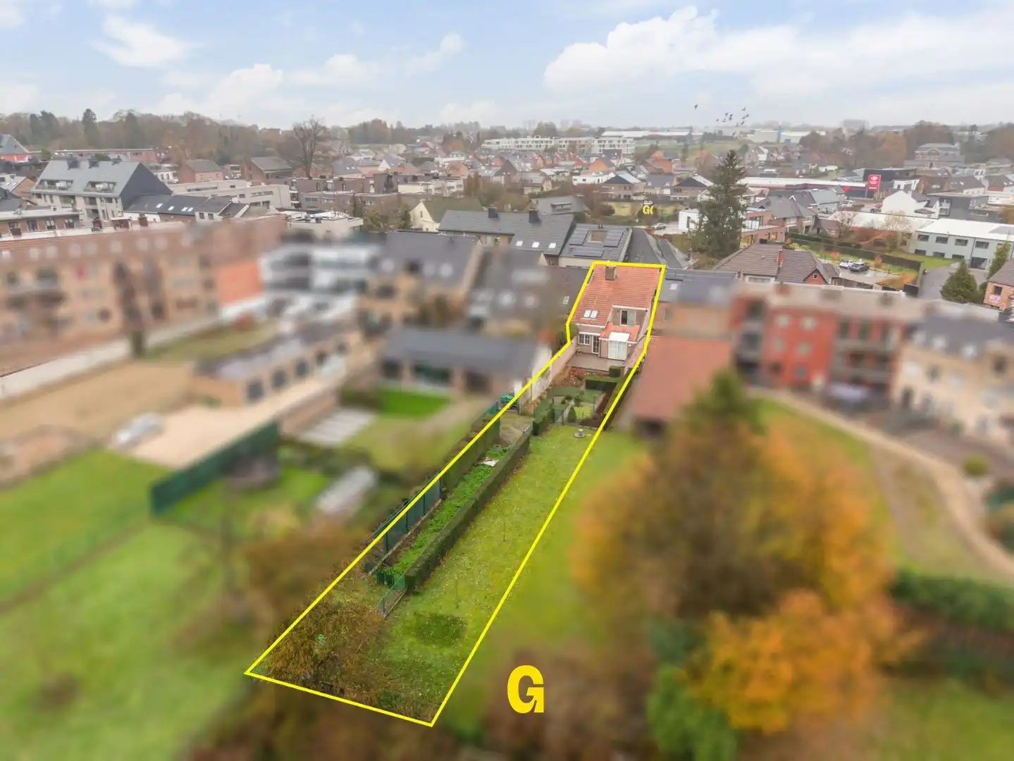 Bijzonder nette rijwoning van zeer degelijke kwaliteit, met tuin op 6a 46ca, vlak bij de dorpskern van Hoeselt. foto 2