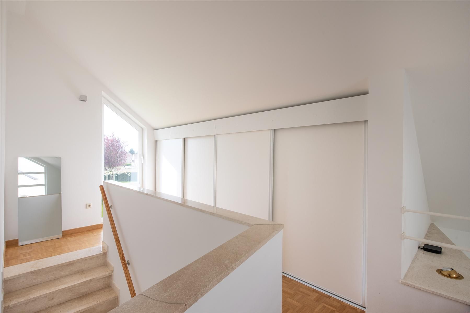 Lichtrijke woning met zuidelijk georiënteerde tuin foto 14