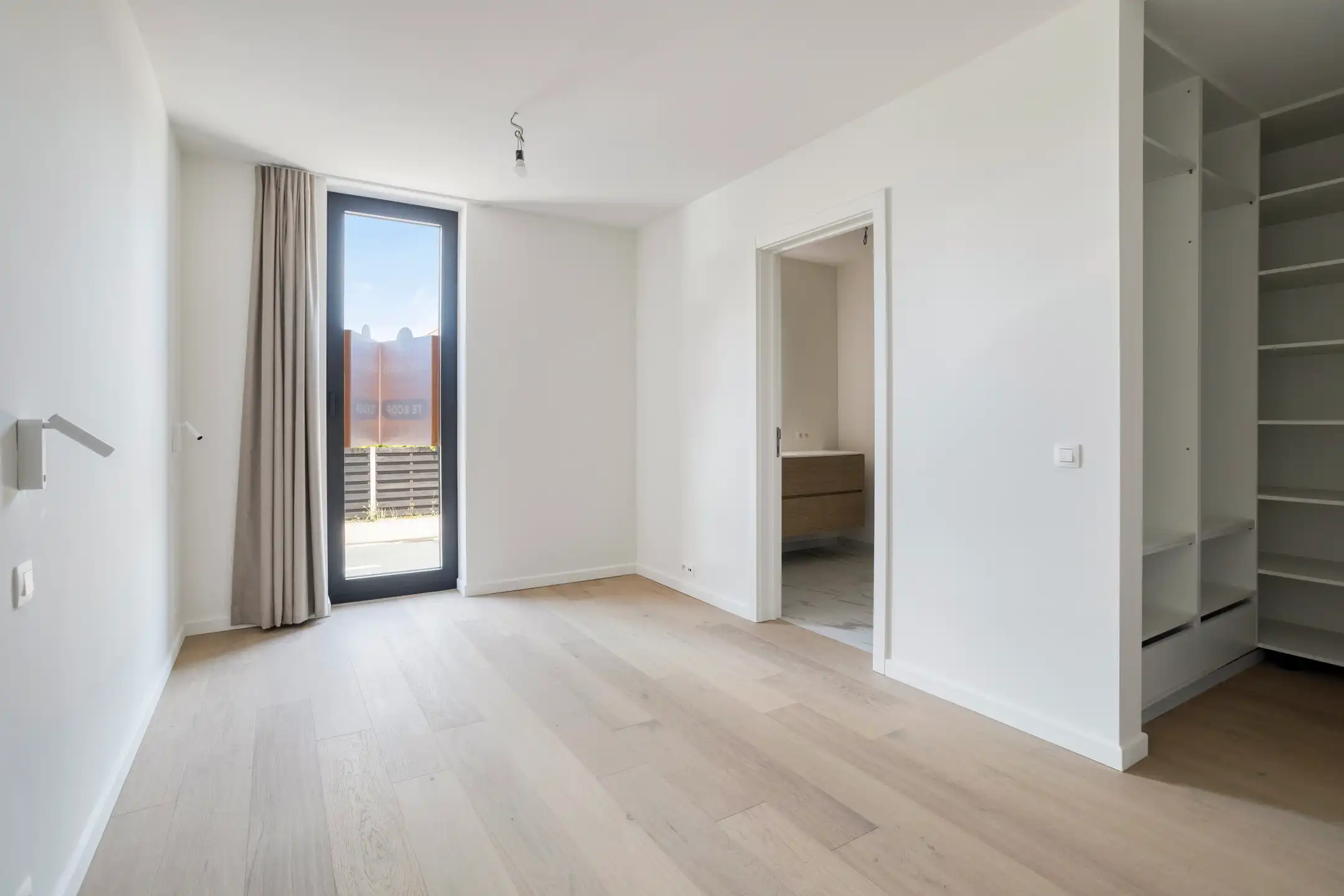 Luxueus afgewerkt gelijkvloersappartement met 3 slaapkamers foto 20