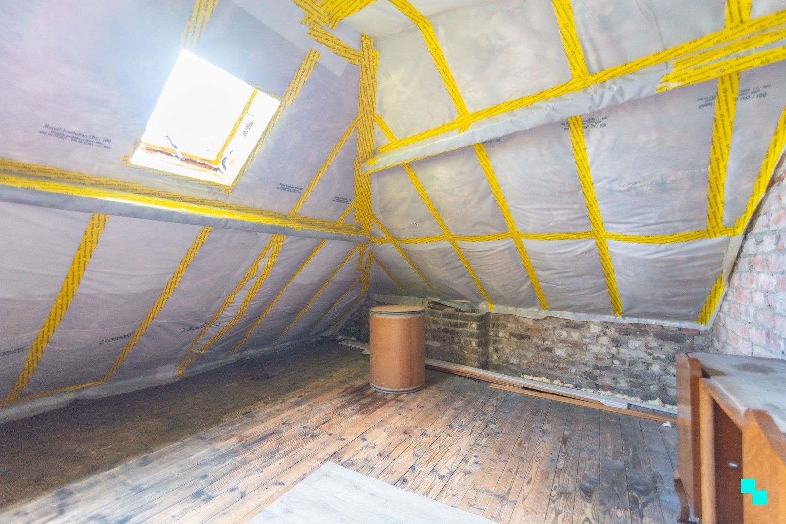Te renoveren woning nabij station van Merelbeke foto 17
