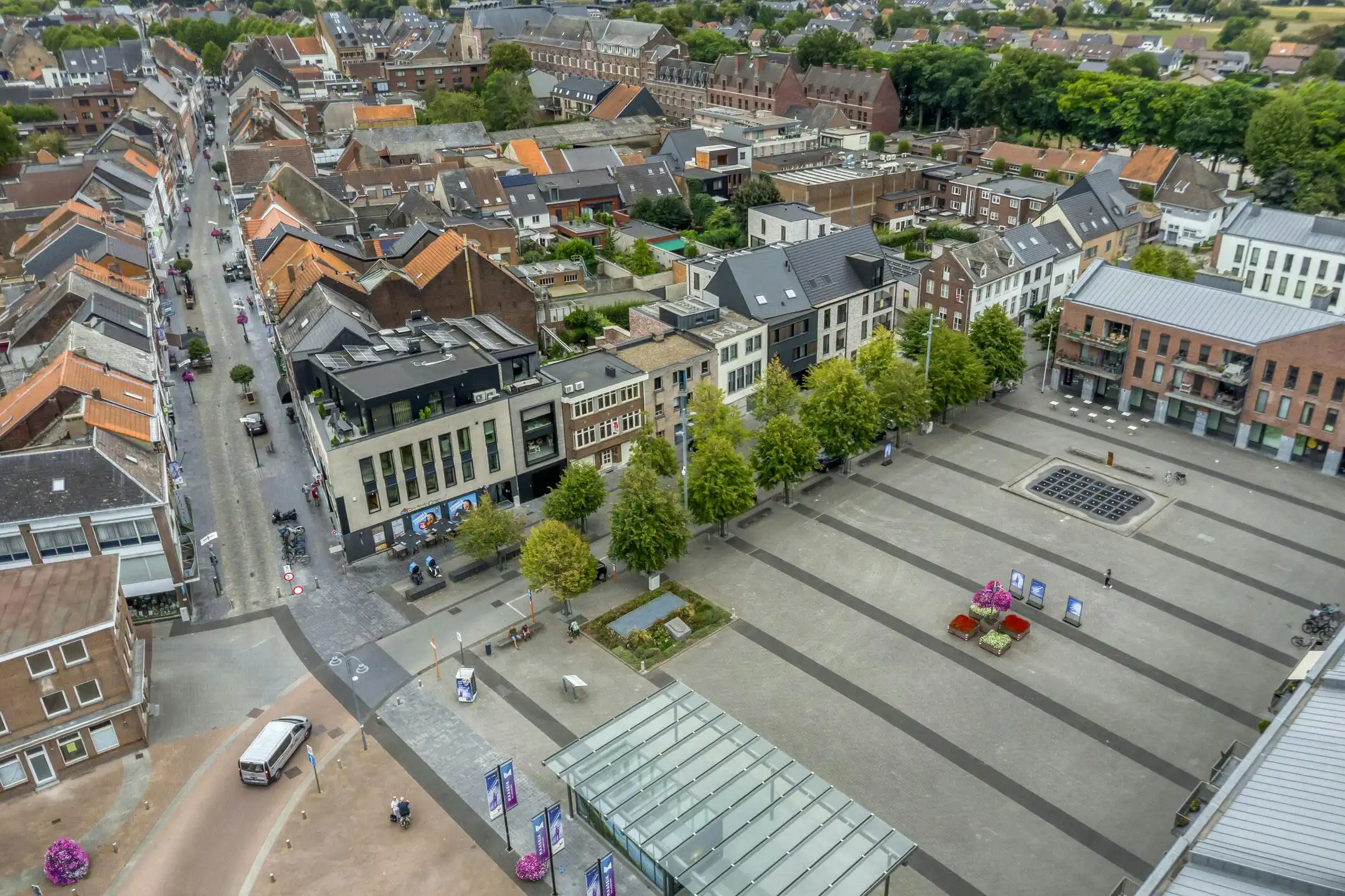 Stijlvolle stadswoning met handelspand te koop in hartje Maaseik foto 29