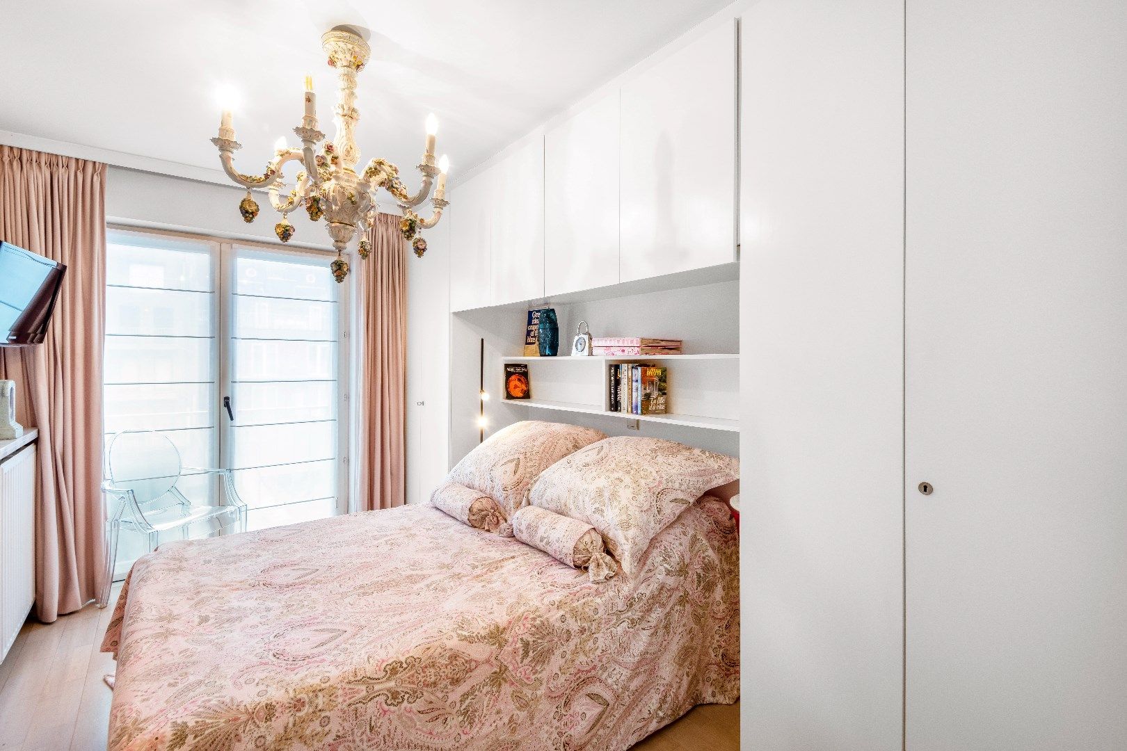 Aangenaam appartement gelegen  wandelafstand van de Zeedijk en de Dumortierlaan. garage te koop foto 11