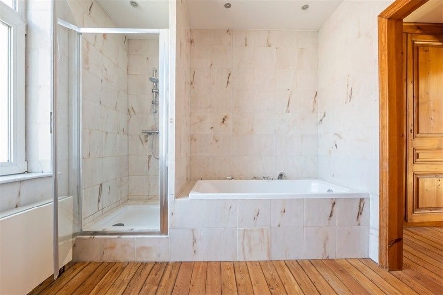 PRACHTIG HERENHUIS MET VEEL CHARME IN HET CENTRUM VAN SINT-TRUIDEN foto 38