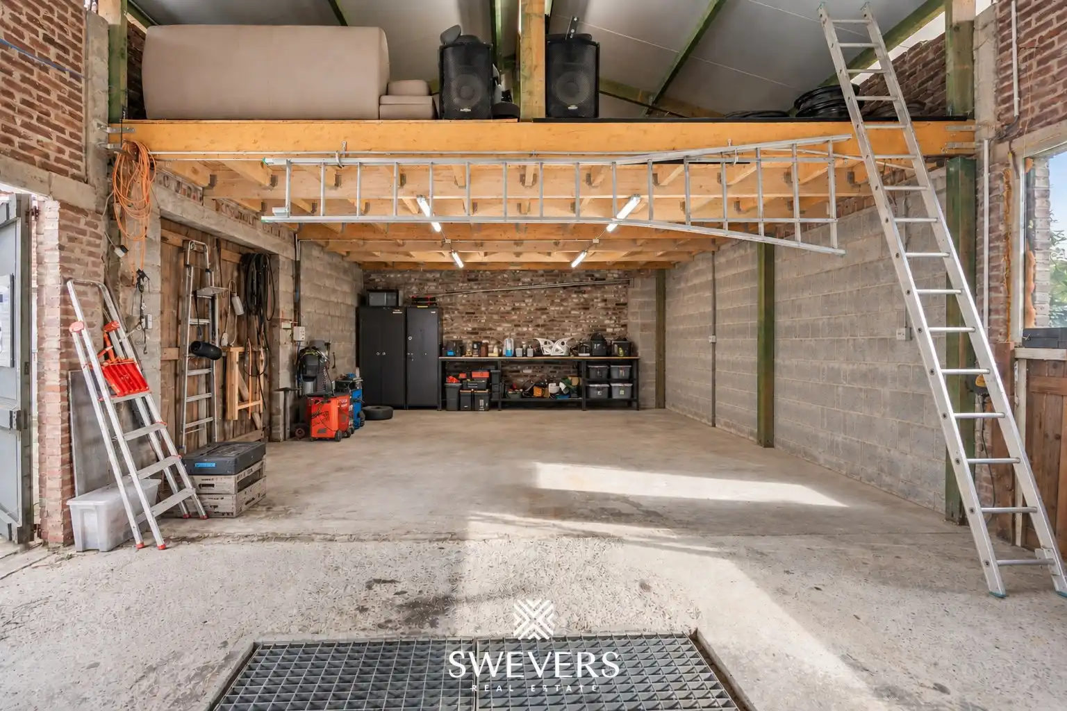 Vrijstaande woning met ruime garage en tuin op centrale ligging in Zepperen  foto 21