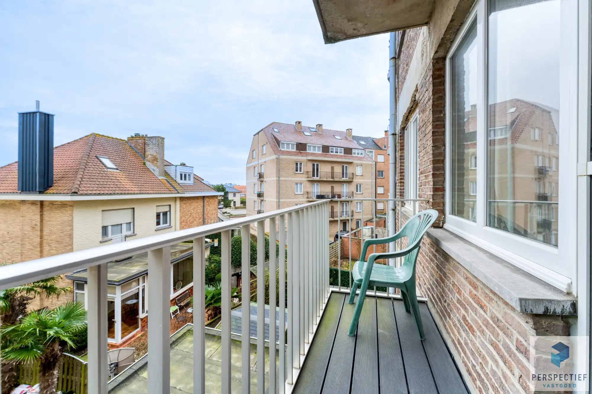 Goed gelegen ruim vernieuwd 2 slaapkamer appartement met grote berging en autostaanplaats foto 10