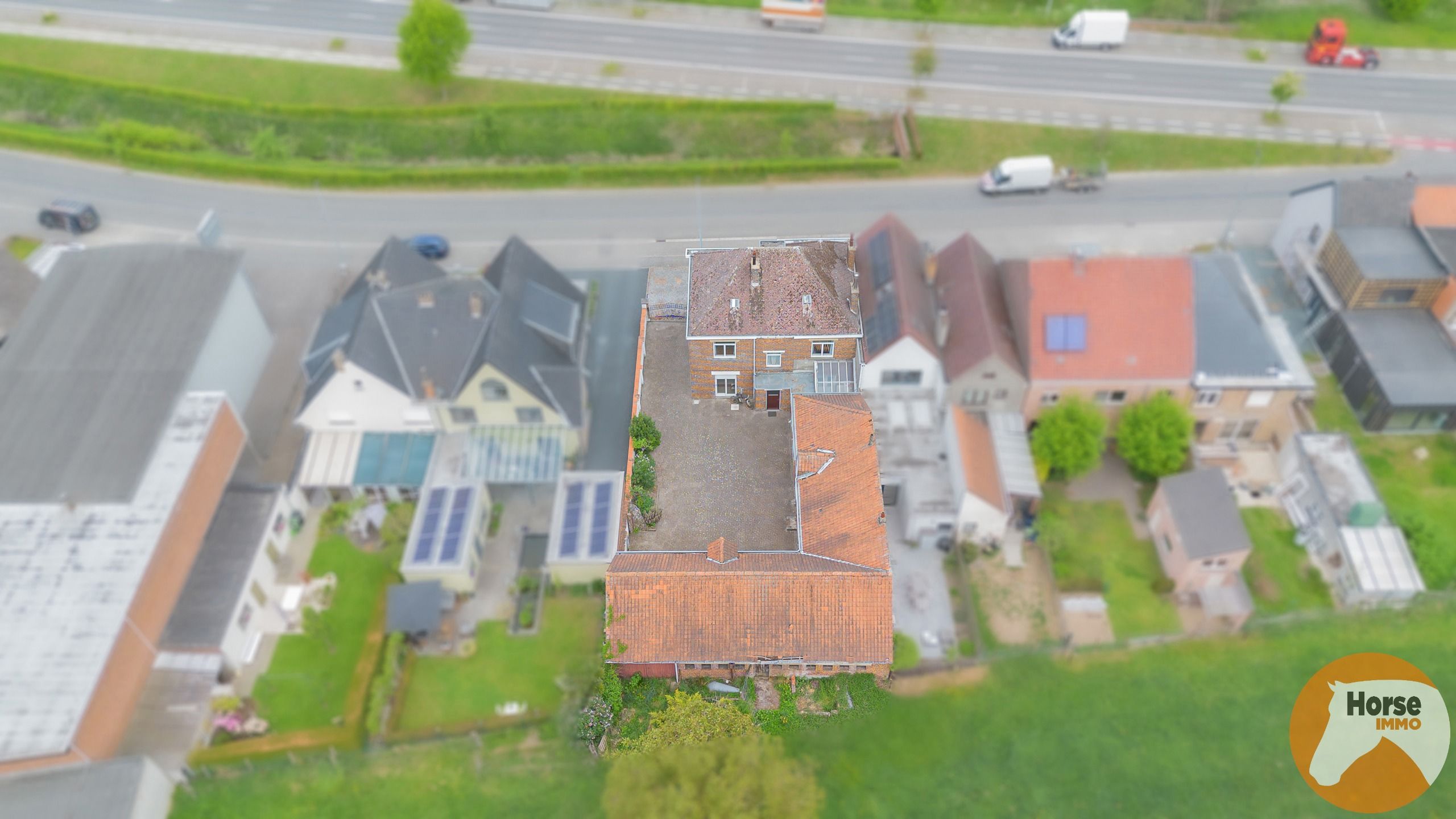 BURST - Te renoveren woning met tal van mogelijkheden foto 33