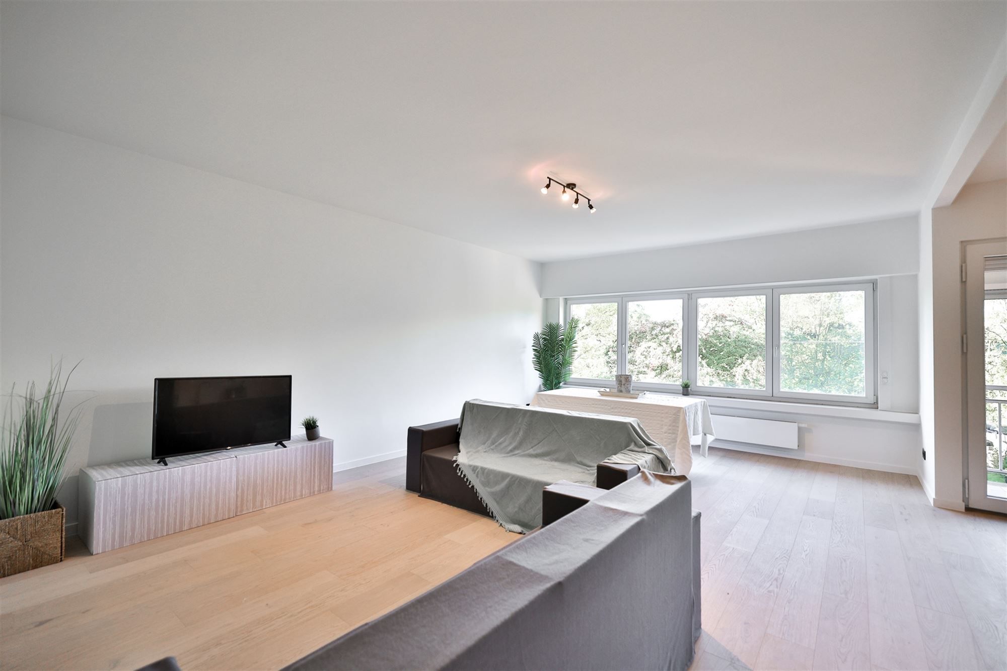 knap volledig nieuw 2-slaapkamerappartement op mooie ligging foto 2
