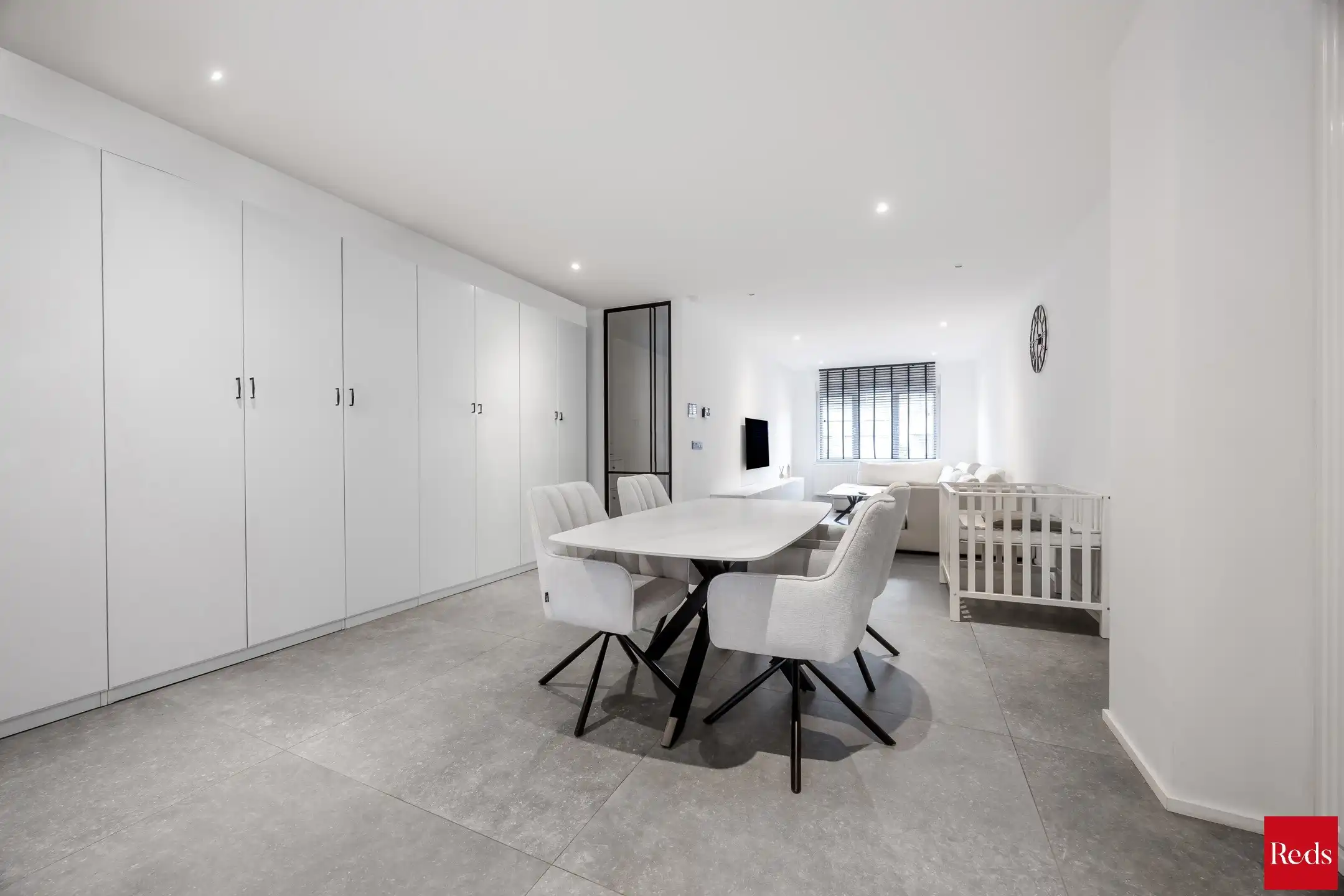 Volledig gerenoveerde woning in het hart van Wijnegem foto 7