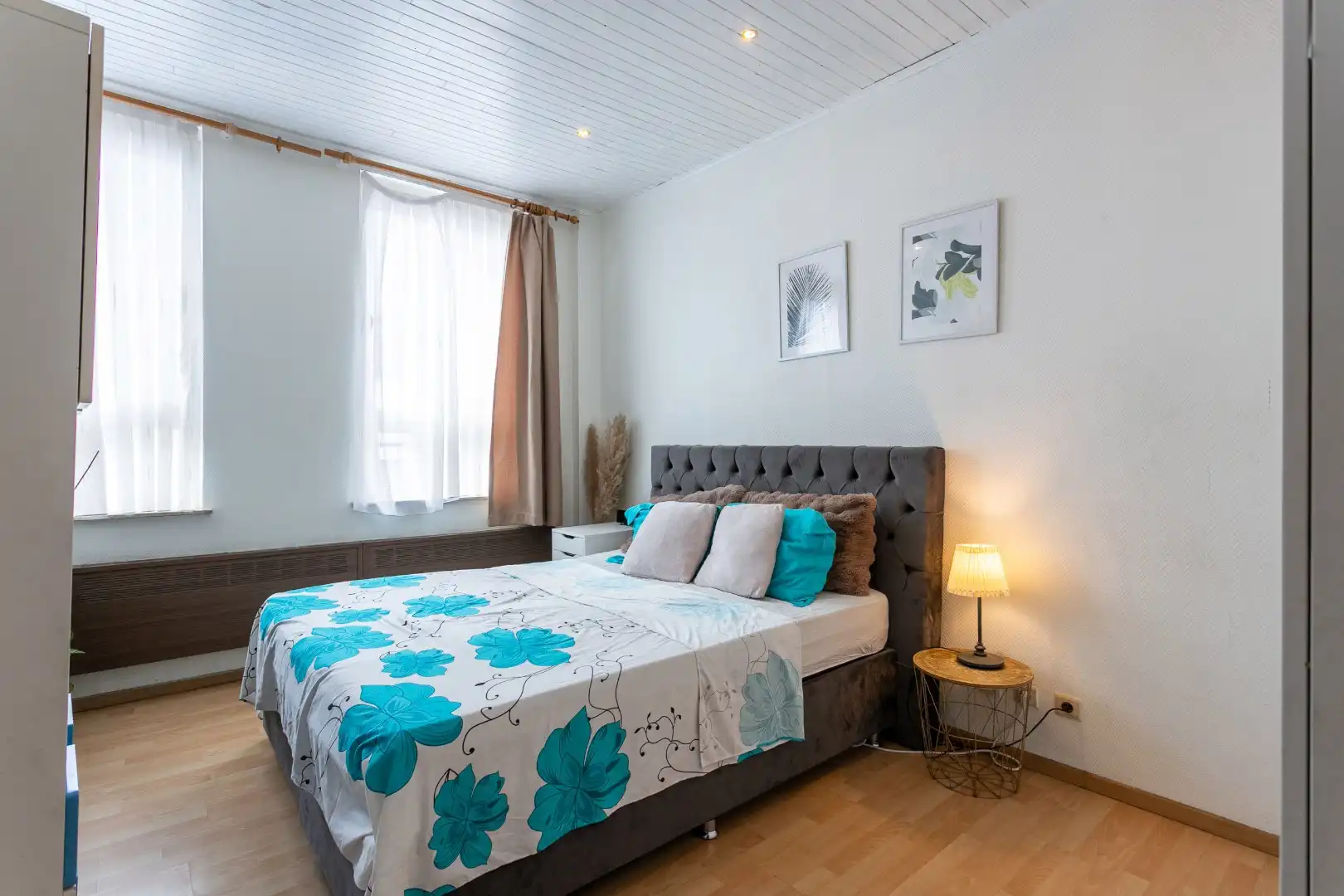 Instapklare woning met 4 slpks en binnenkoer op uitstekende ligging in centrum Halle foto 11
