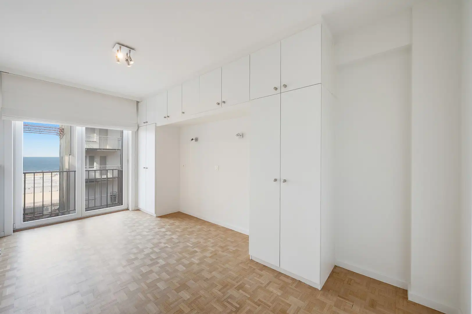 Instapklaar zuidgericht appartement met open zichten over het Zoute. foto 19