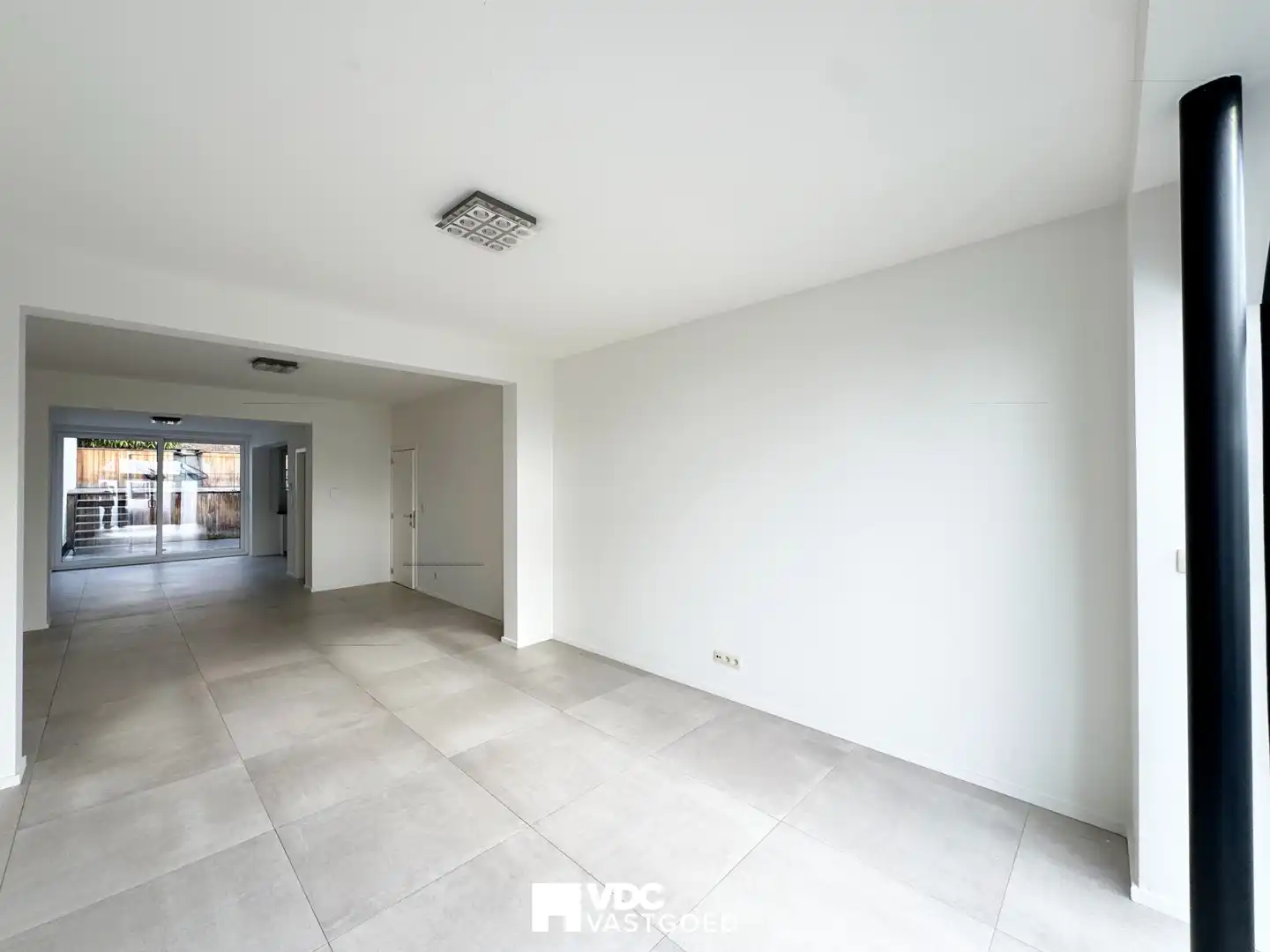 Instapklare gerenoveerde woning met 6 slaapkamers, tuin, terras en 2 parkeerplaatsen foto 4