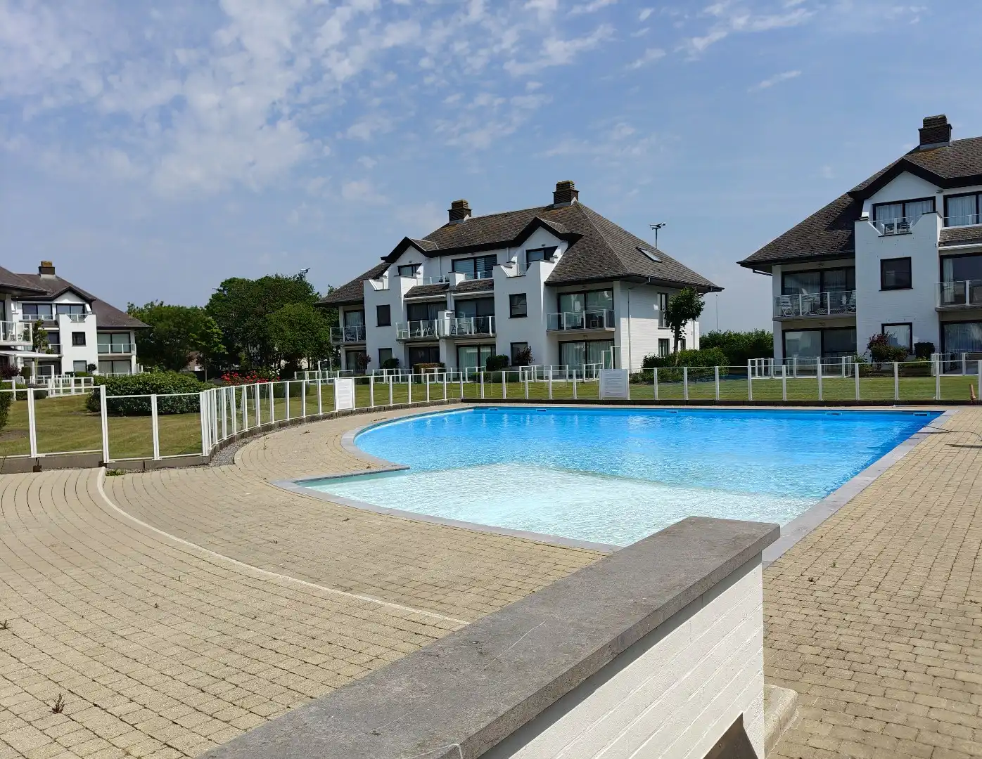Aangenaam appartement in groene omgeving met zonneterras foto 15