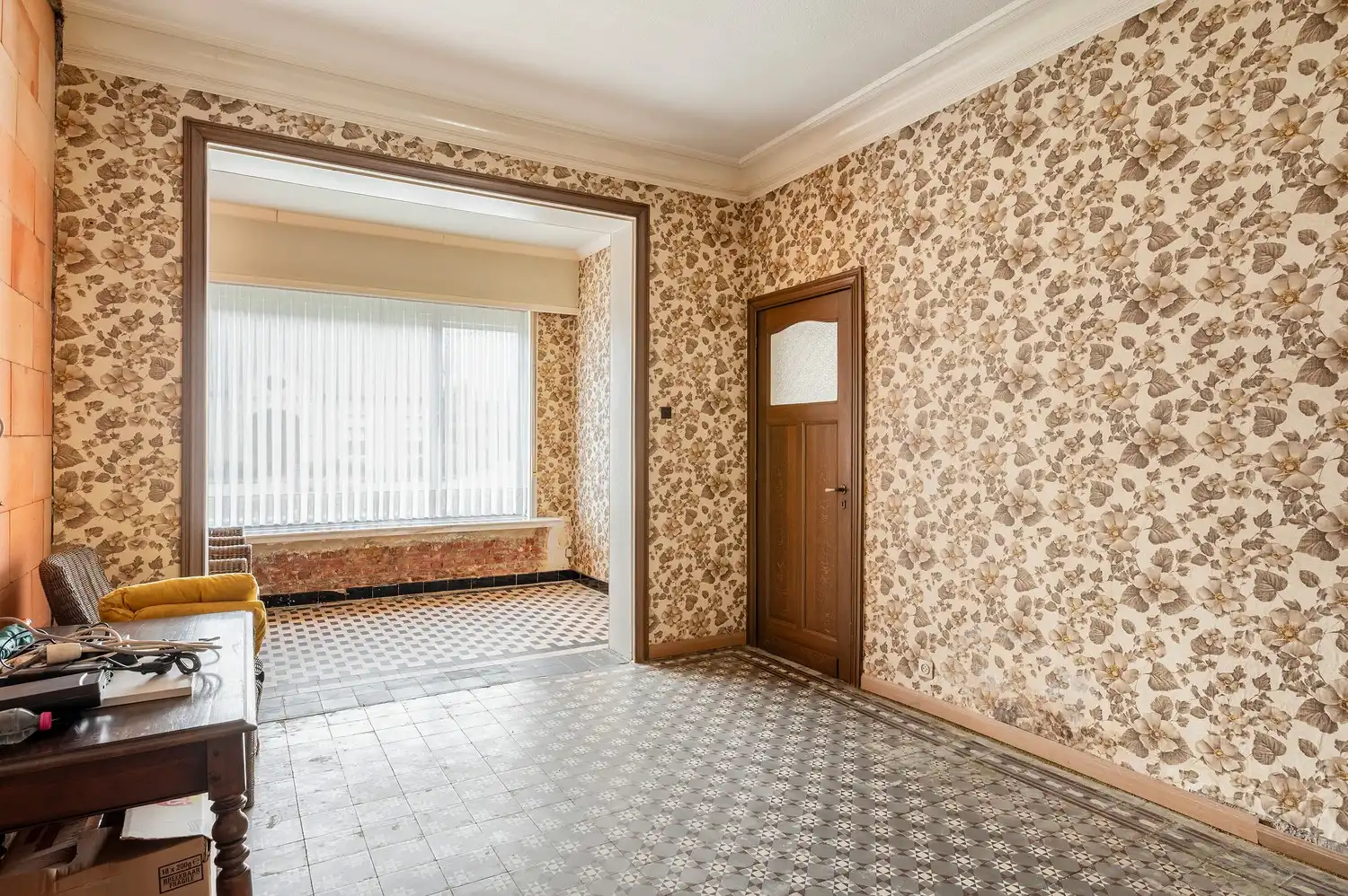 TE RENOVEREN WONING MET 3 SLPKS, PRACHTIGE TUIN + ACHTERLIGGENDE STAANPLAATS foto 11