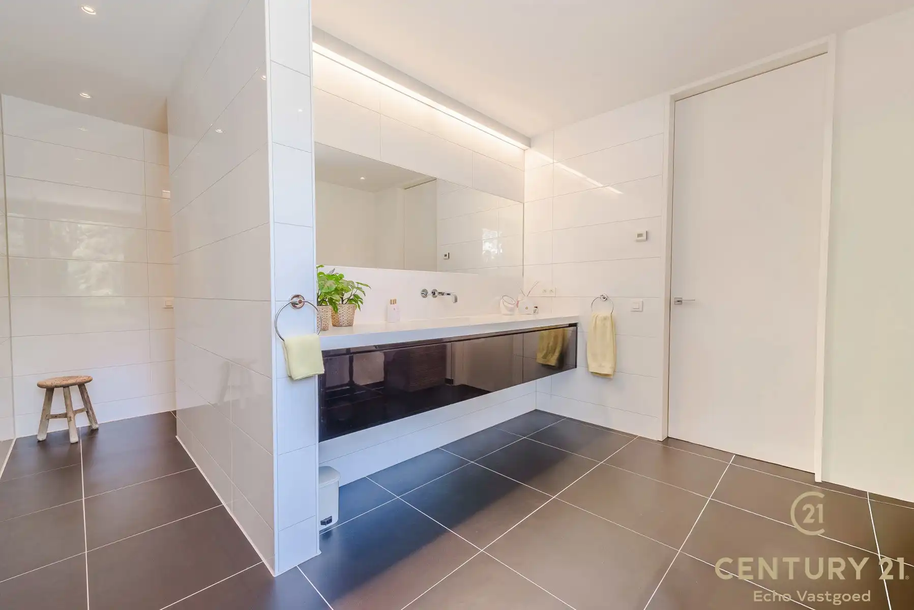 Exclusieve onderhouden architectenvilla in villawijk De Lint foto 24