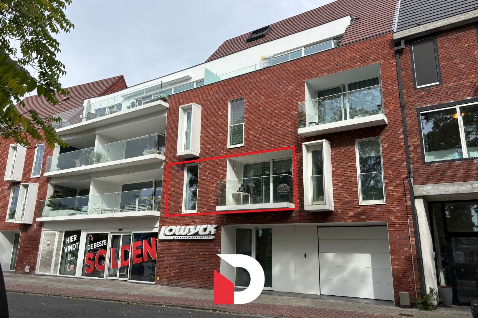 Lichtrijk appartement met garage en 2 slaapkamers in Brugge foto {{pictureIndex}}