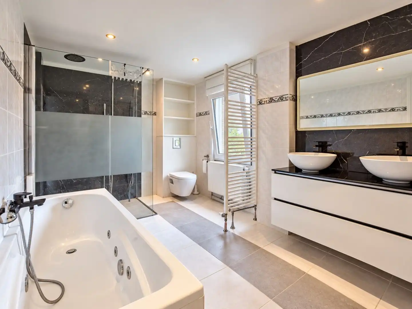 Instapklare open bebouwing gelegen op 330m² te Oostduinkerke.  foto 16