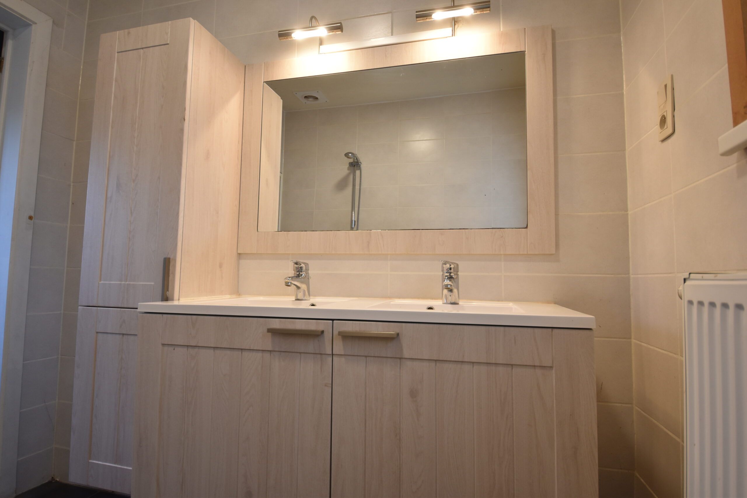 Gerenoveerde ruime woning met 3 slaapkamers foto 7