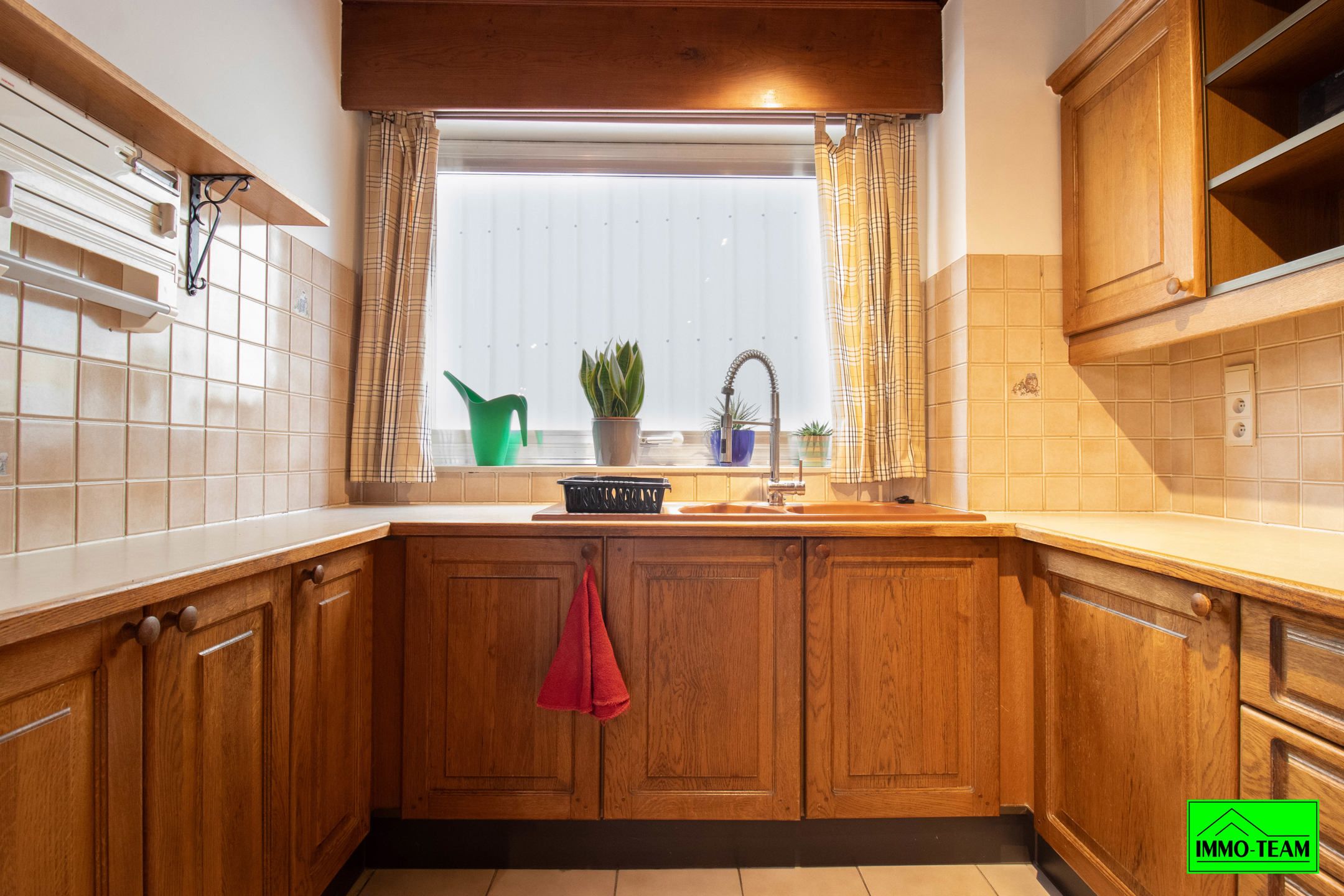 Ruime goed onderhouden gezinswoning met 4 slaapkamers foto 7