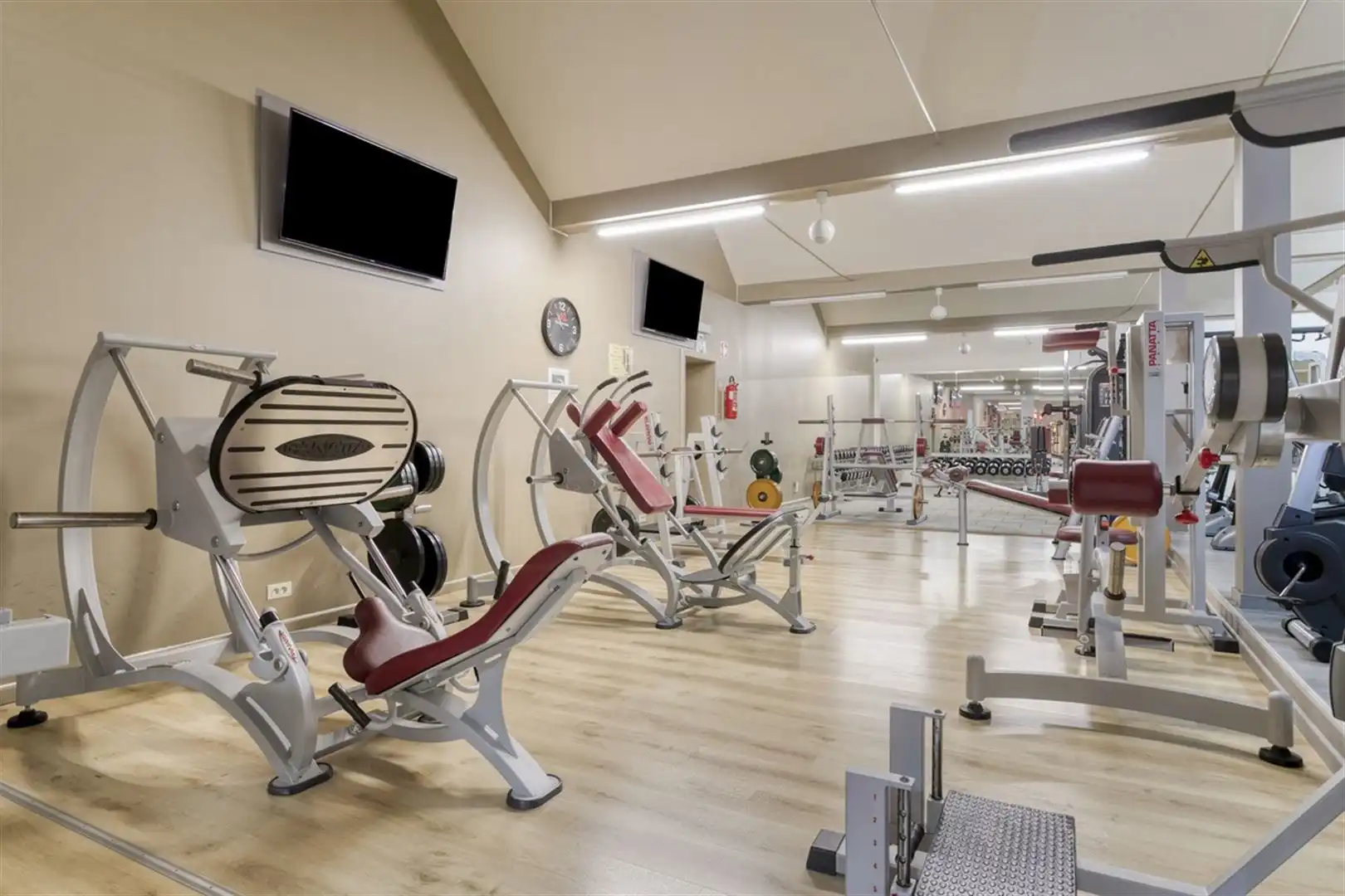 Commercieel gebouw met woonst foto 7