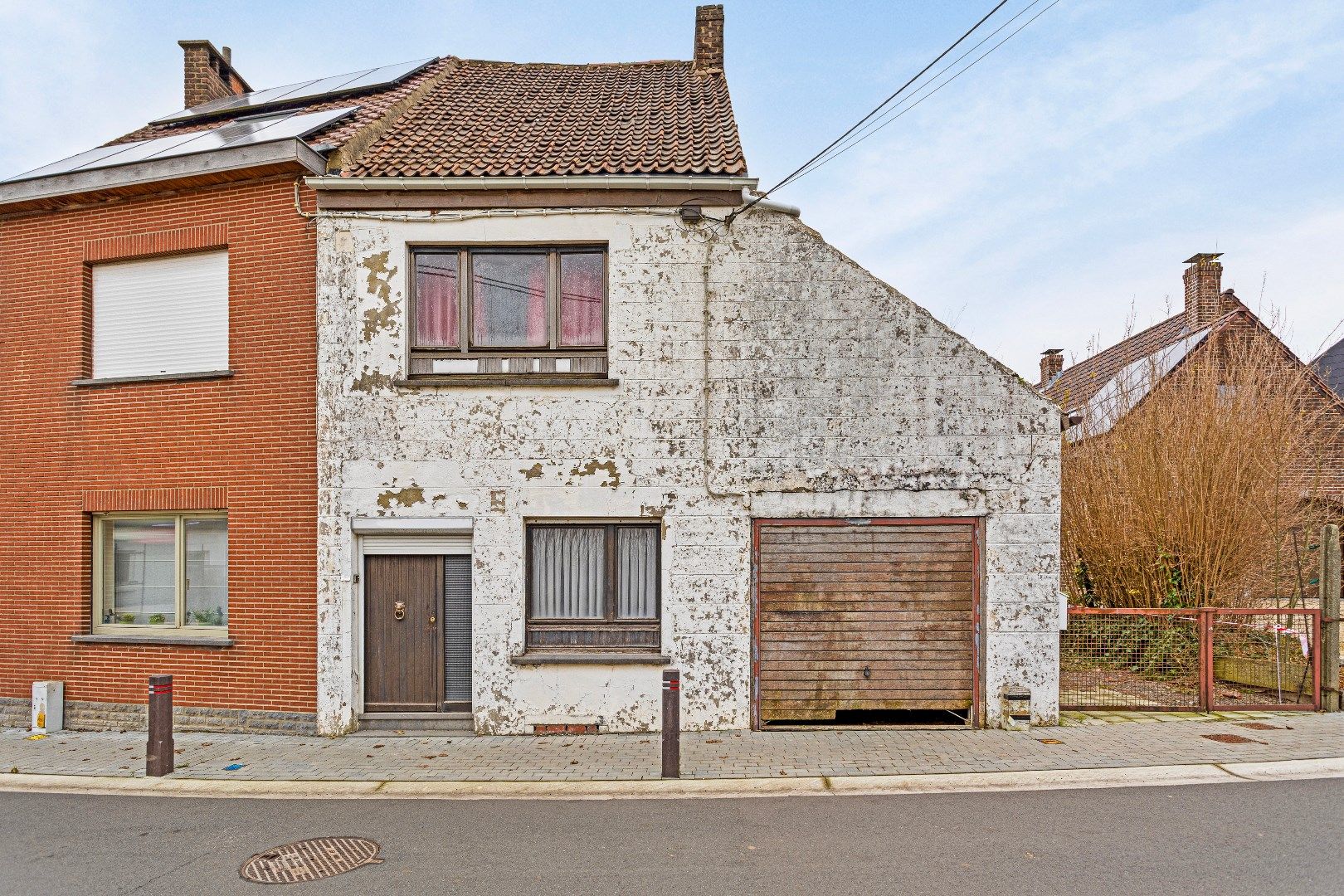 Hoofdfoto van de publicatie: Te renoveren halfopenwoning met veel potentieel te Lembeek