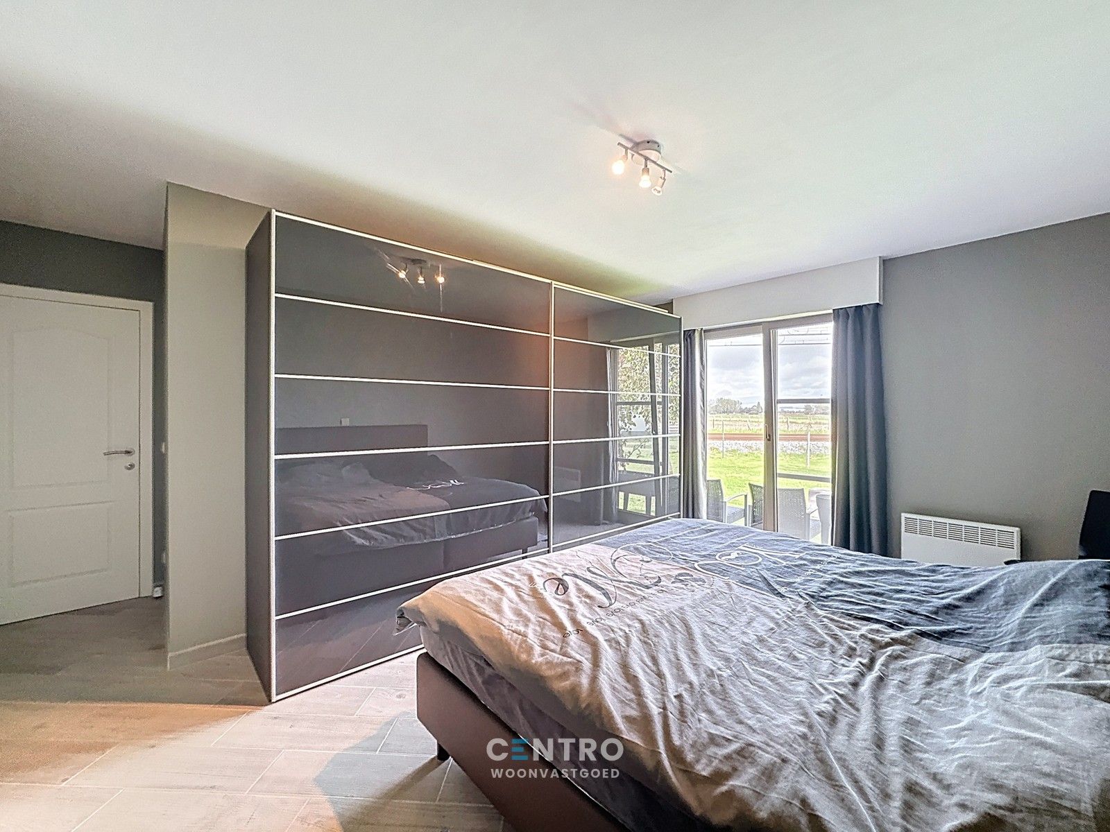 INTERESSANT gelegen woning op circa 1.200m2 grond te Uitkerke! foto 14