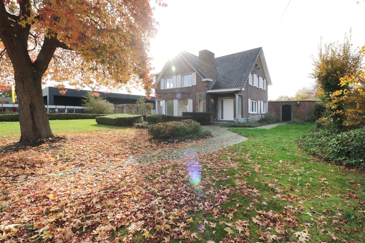 Villawoning met 4 slaapkamers en bijgebouw foto 37