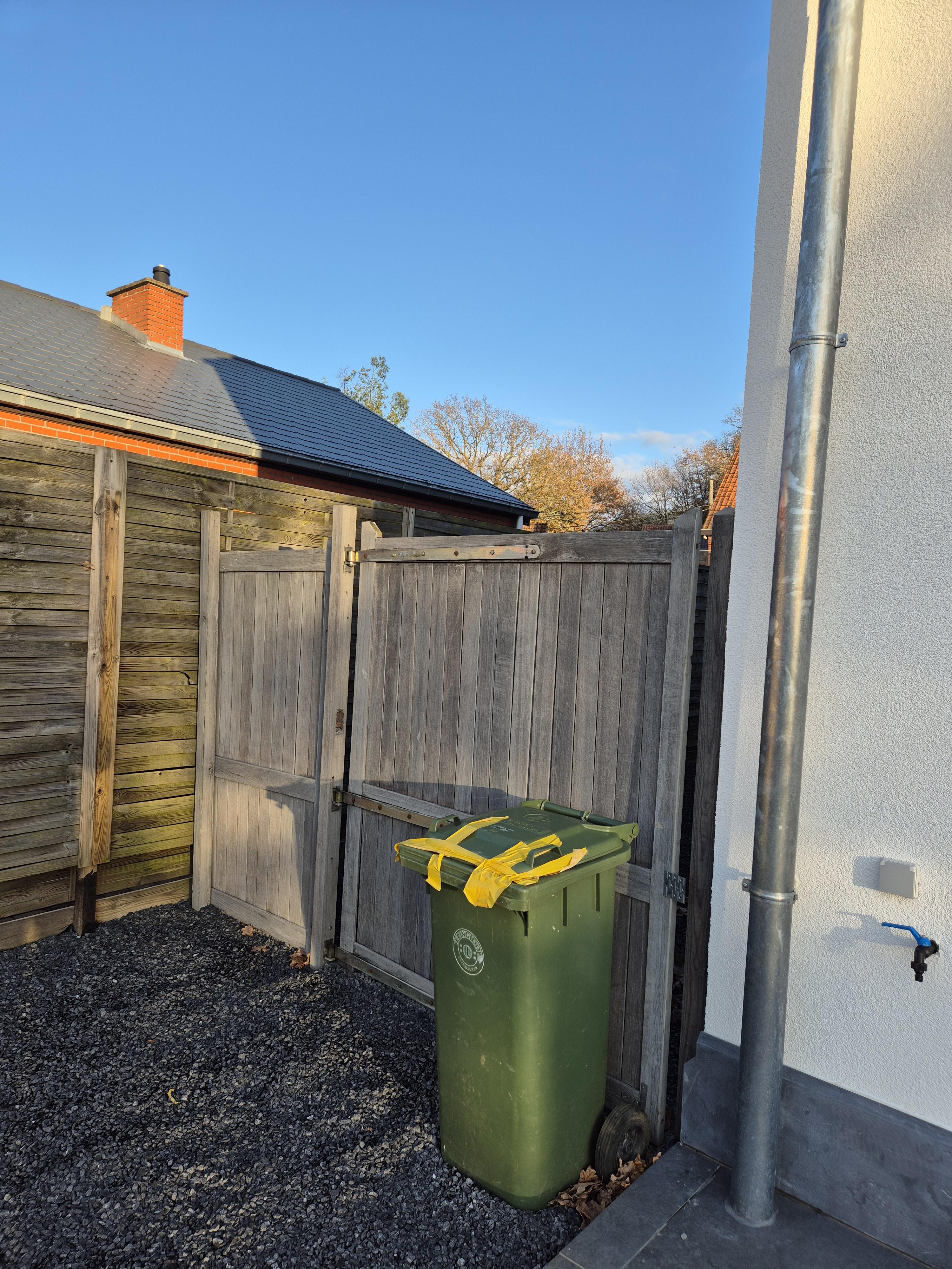Leuke gerenoveerde woning met 4 slaapkamers en tuin foto 13