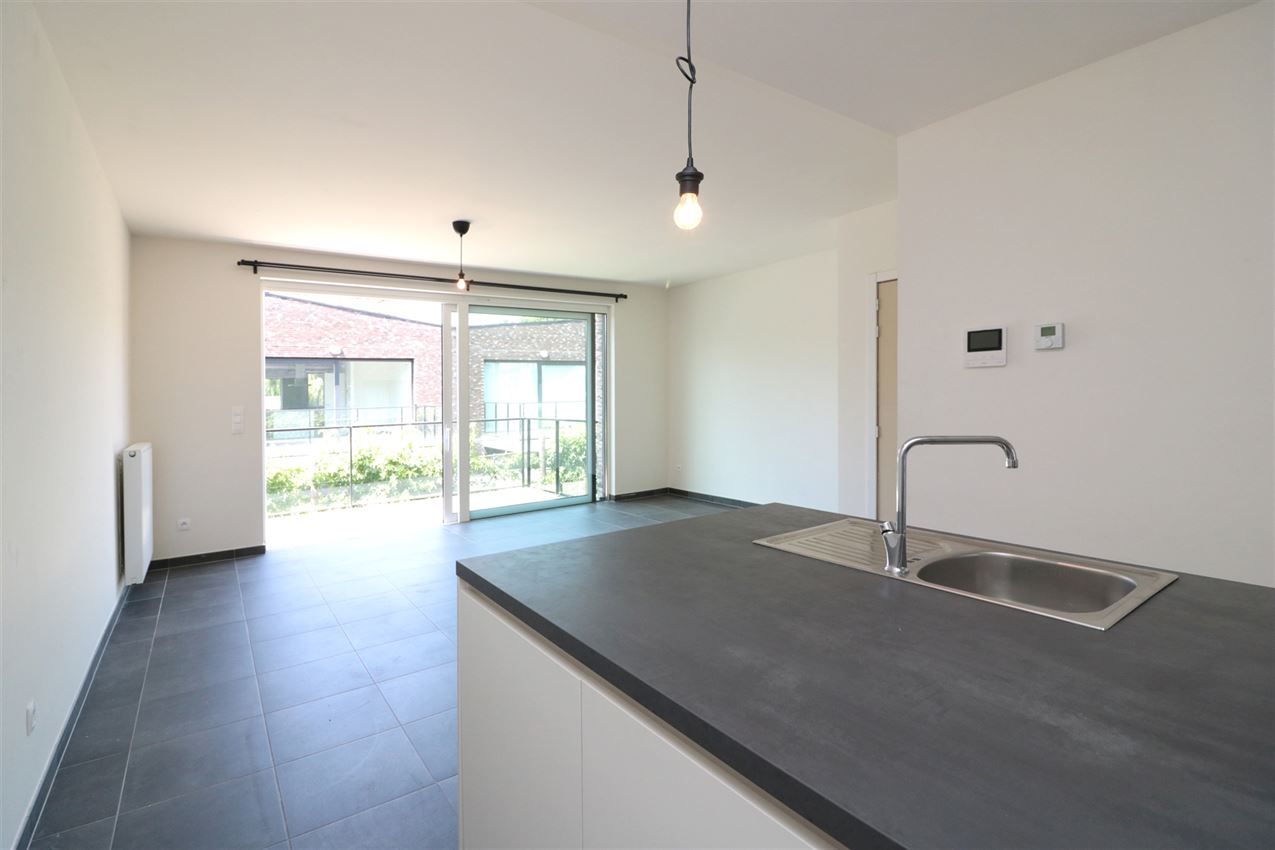 3 appartementen en 4 autostaanplaatsen foto 35