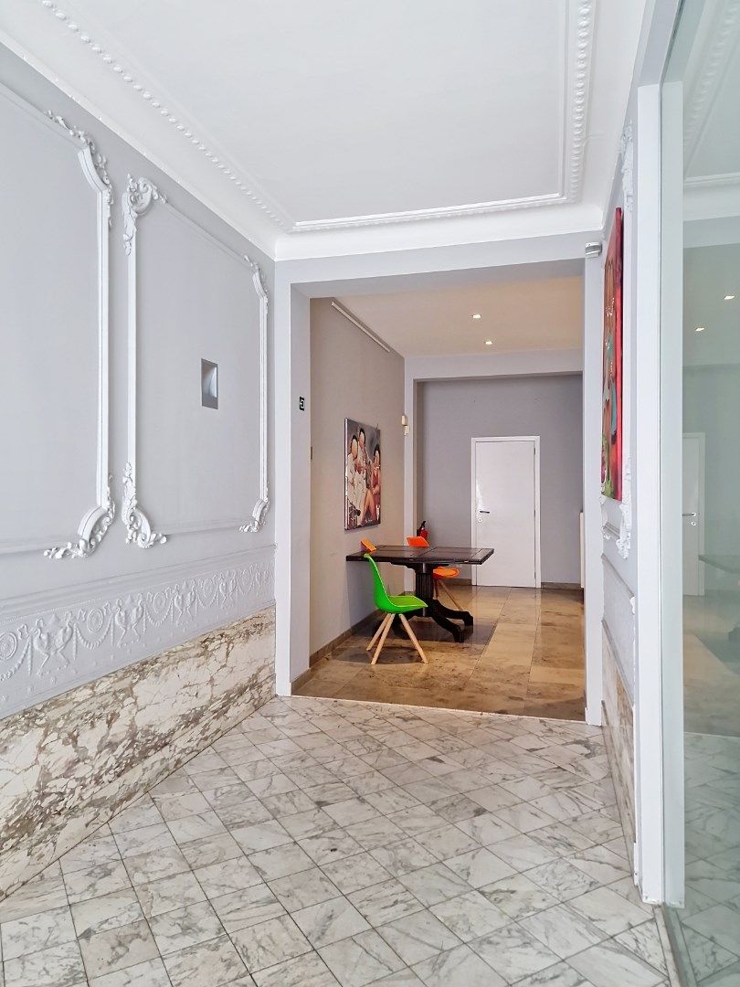 Een prachtig herenhuis (ca. 450m²) met tuin en burelen! foto 3