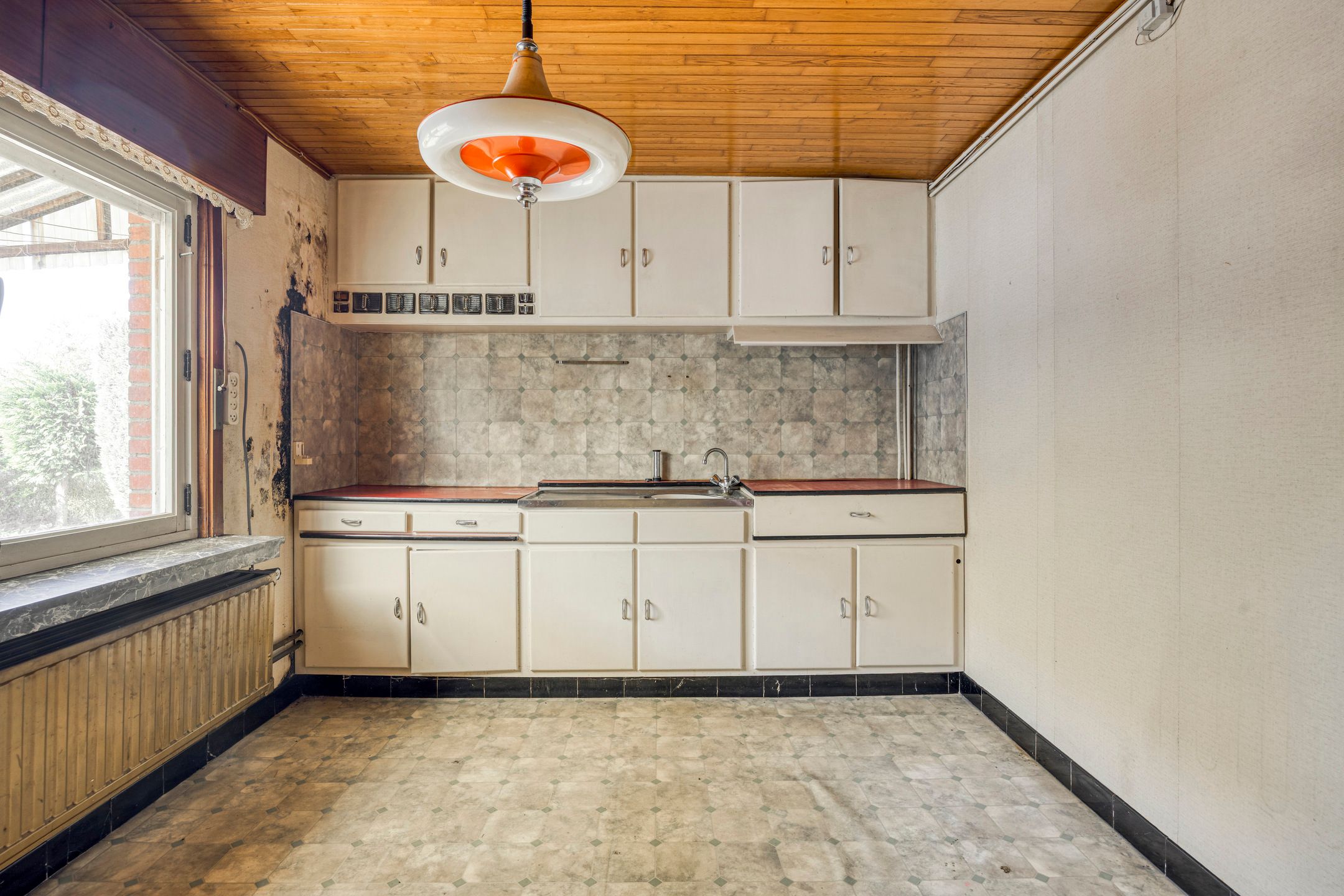 Te renoveren woning op prachtig perceel van 19a54 foto 8