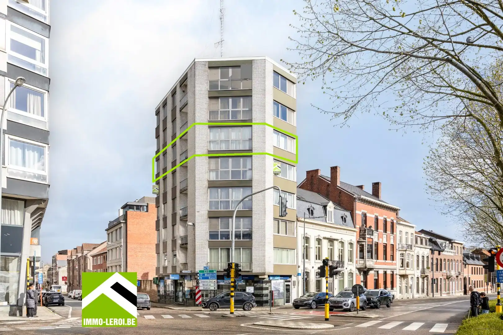 Vernieuwd en instapklaar appartement met 3 slaapkamers in Tongeren centrum foto 2