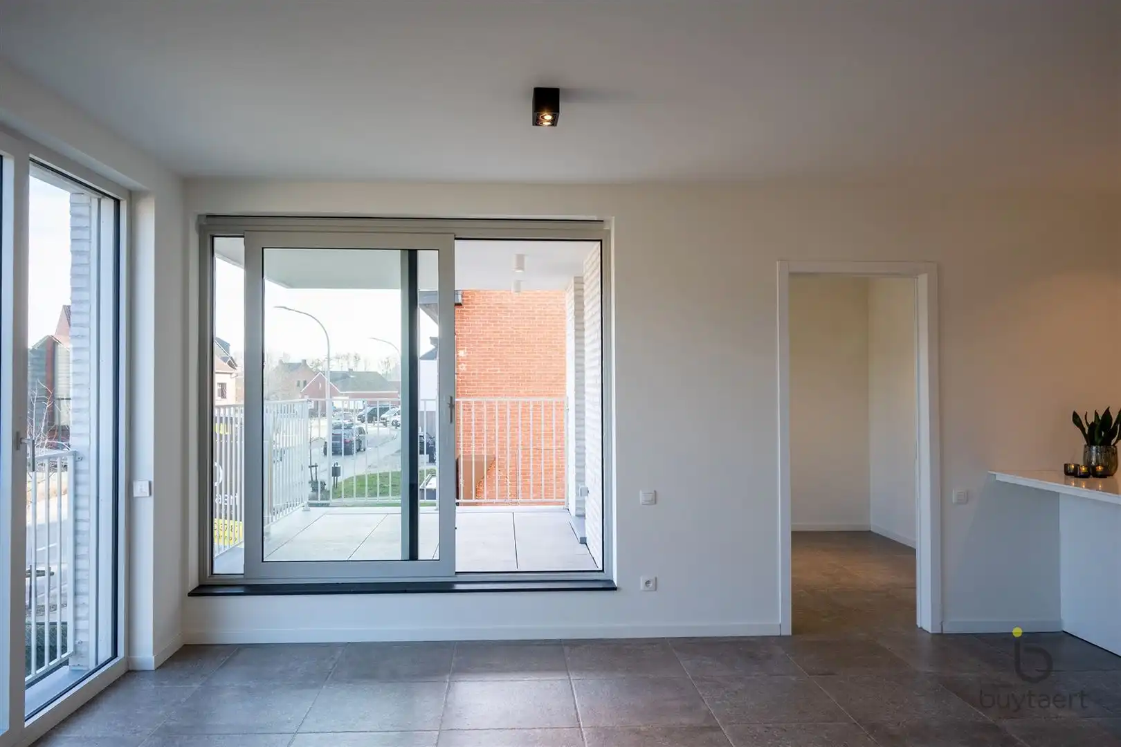 Recent 1 slaapkamer appartement met prachtig uitzicht! foto 13