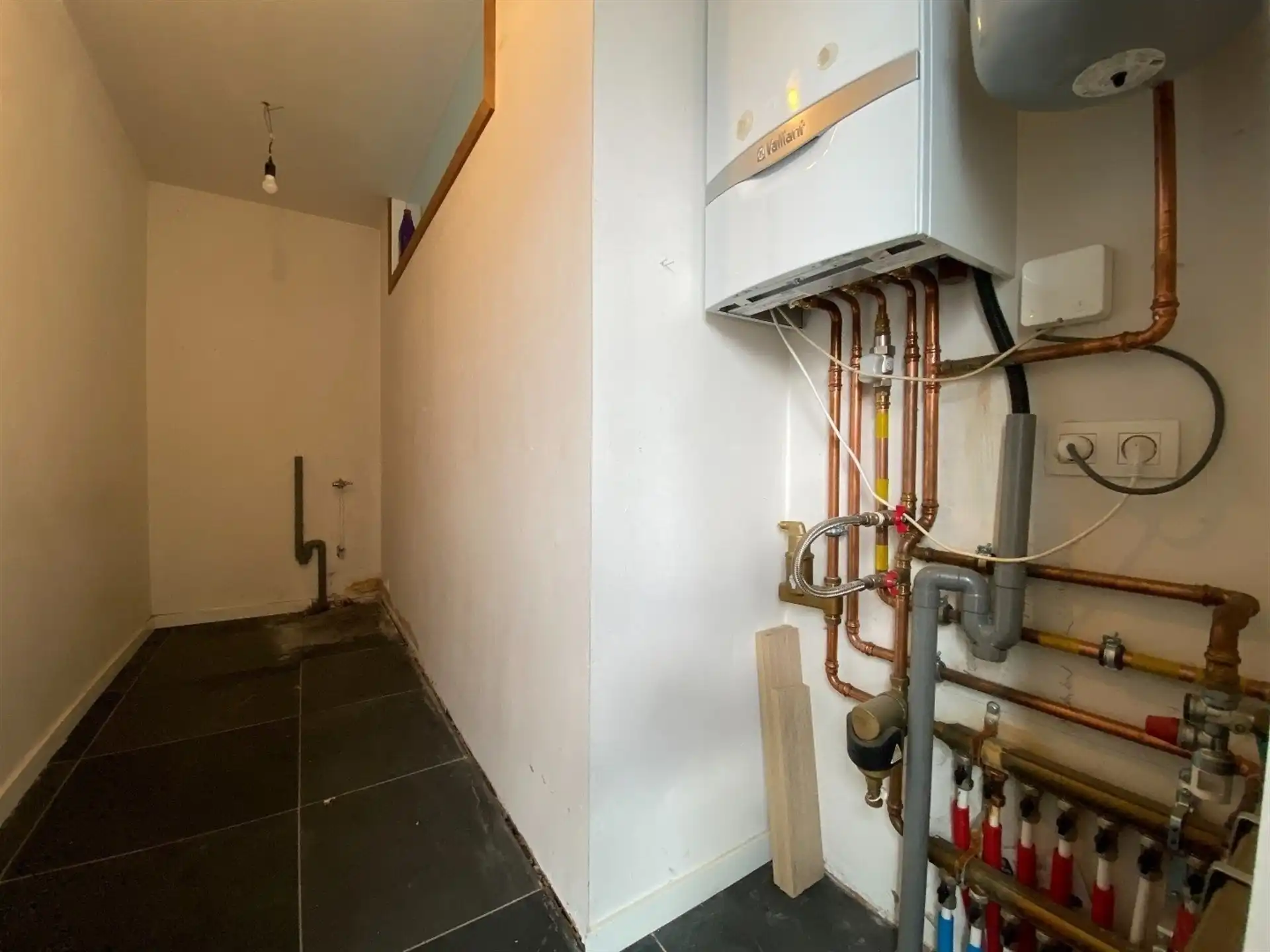 Gunstig gelegen halfopen bebouwing met grote tuin. foto 13