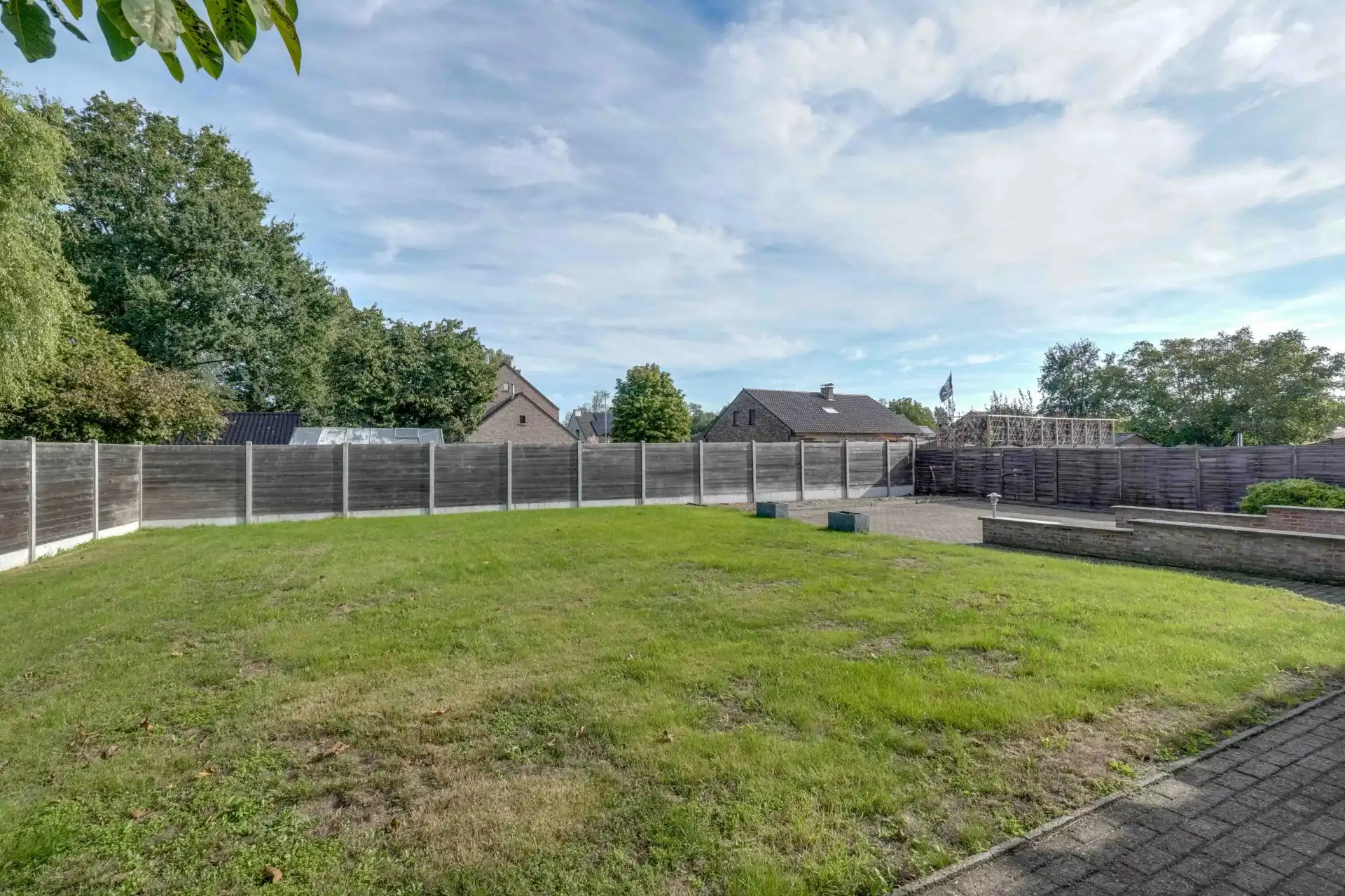 Vrijstaande, gelijkvloerse woning met zolder en kelder foto 20