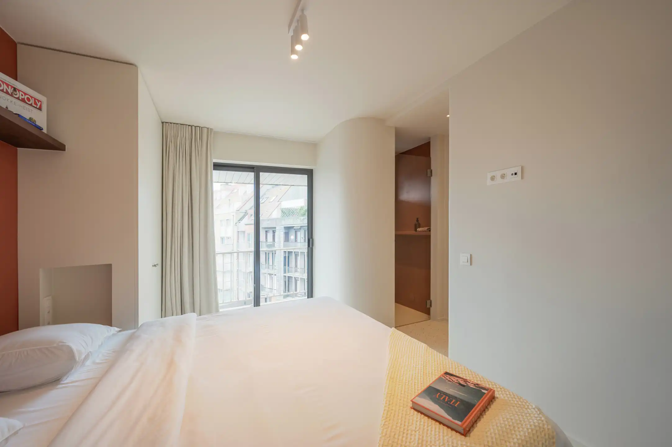Lichtrijk gerenoveerd appartement op de Kustlaan in Knokke foto 22