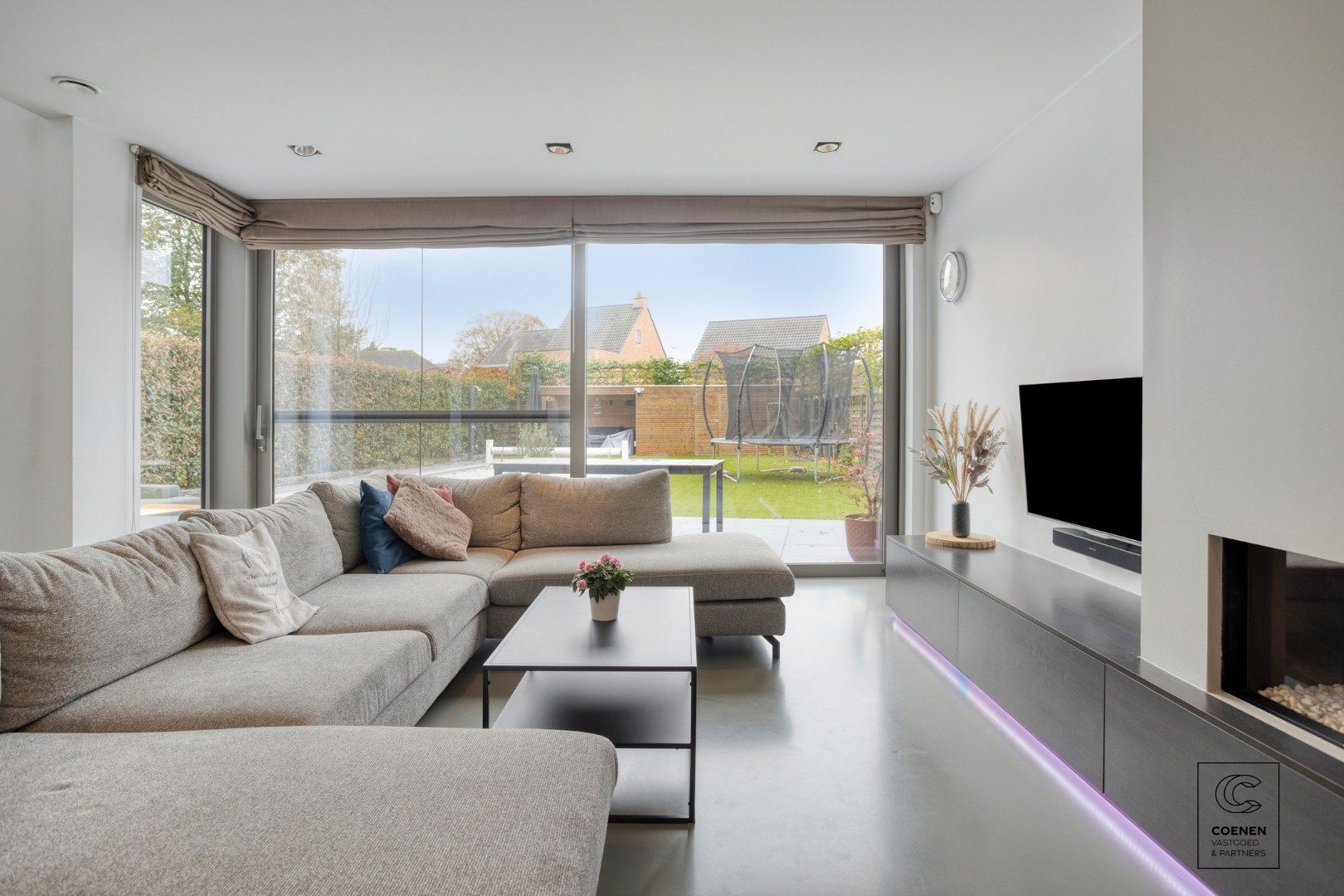 Prachtige woning (2013) van 256 m² met 4 slaapkamers in een doodlopende straat te Grobbendonk! foto 6