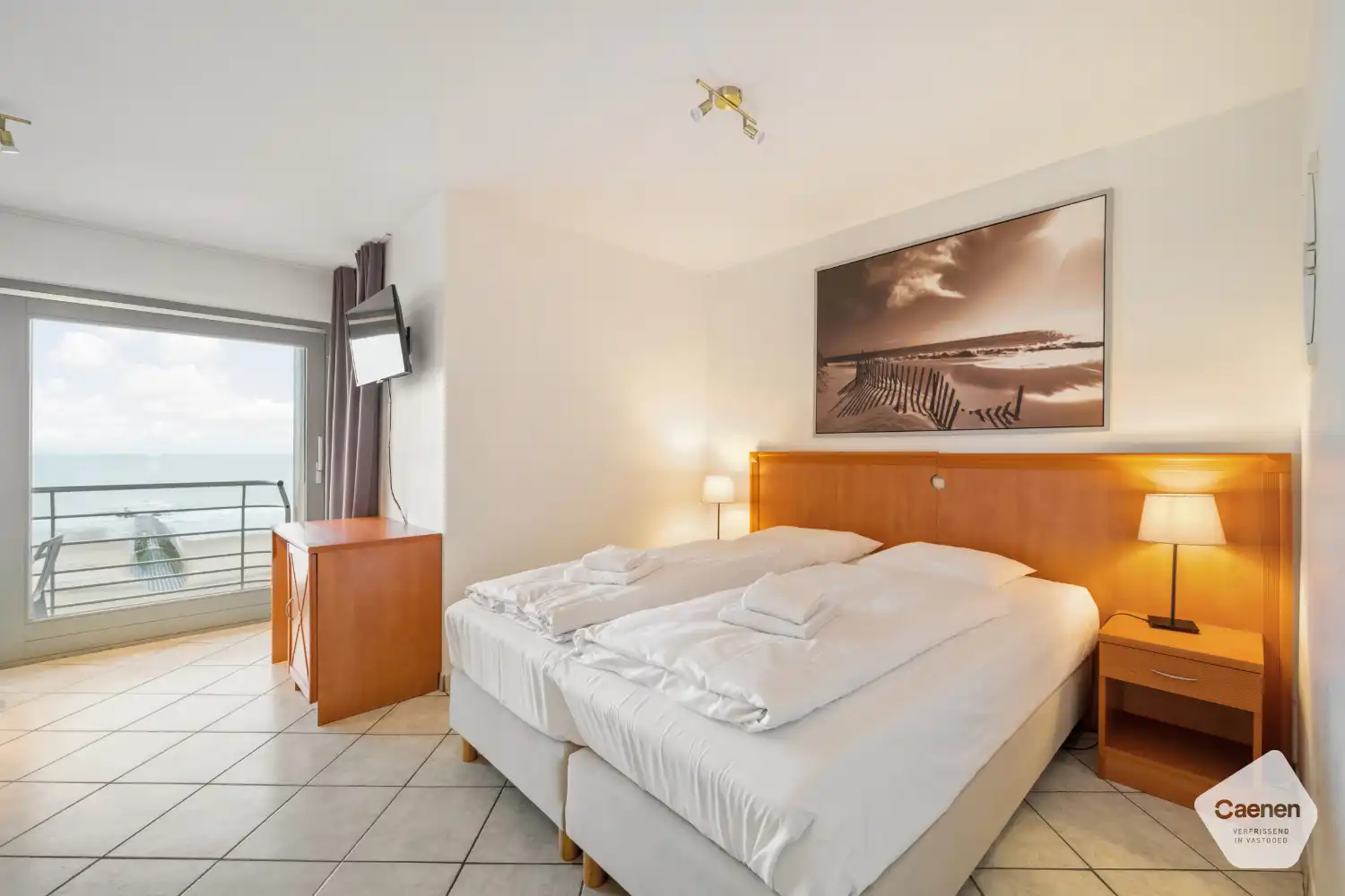 Centraal gelegen één slaapkamer appartement met zicht op zee. foto 3