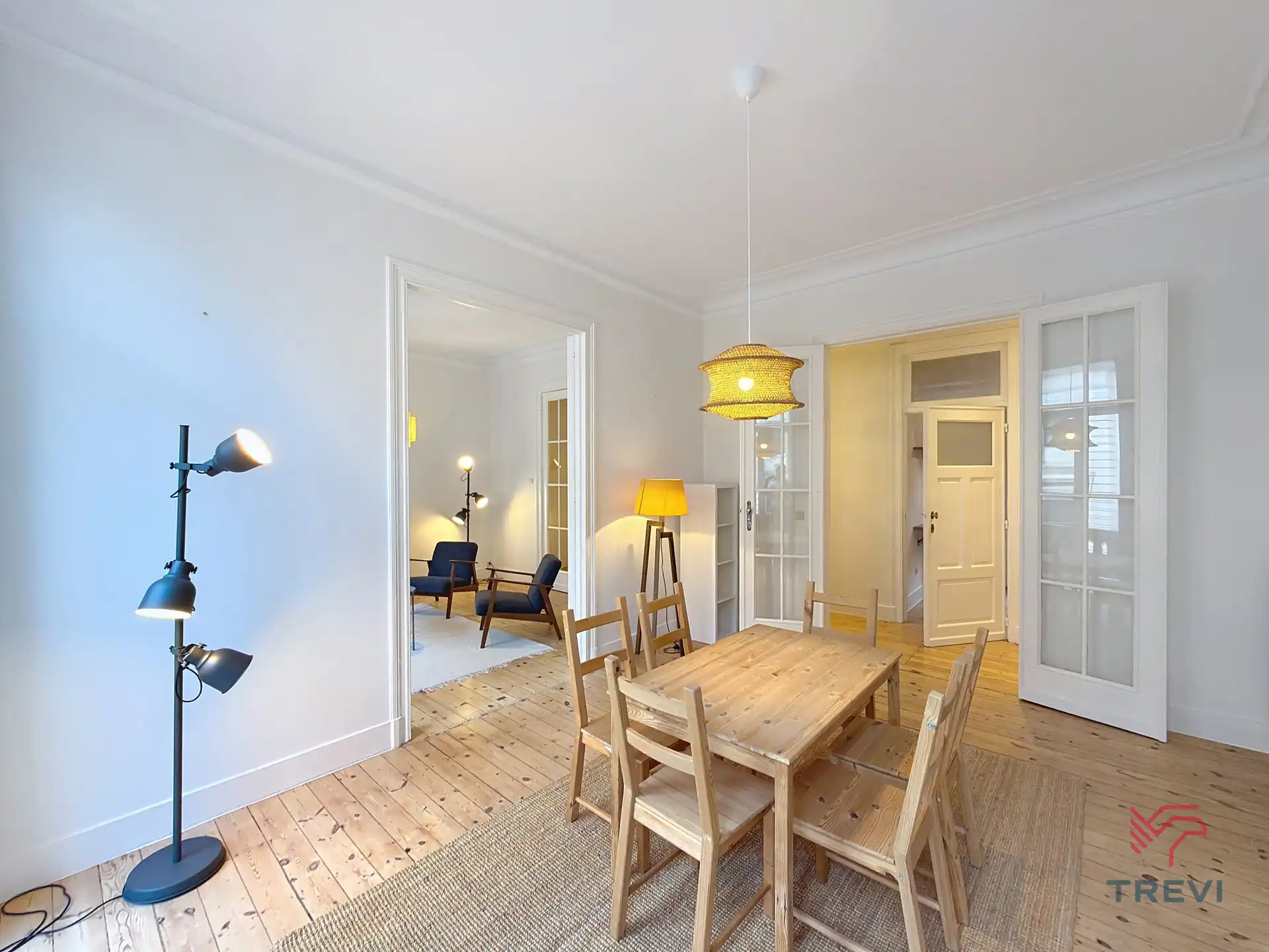 Gemeubileerd appartement met 2 slaapkamers in het centrum van Brussel!   foto 6