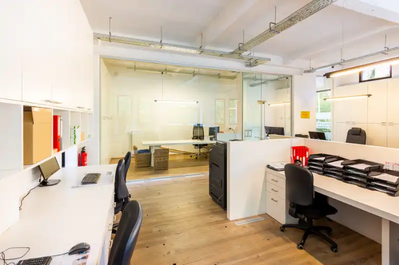 Volledig ingerichte kantoorruimte met vergaderzaal, toplocatie! foto 11