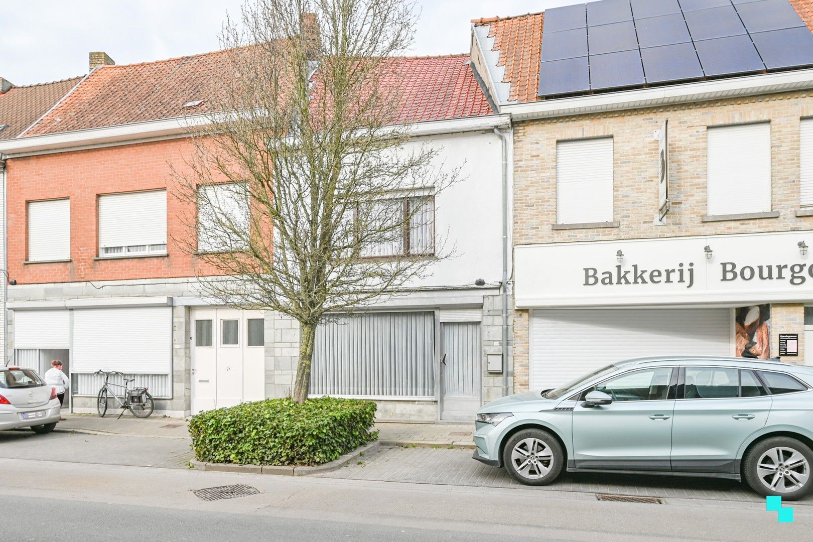 Centraal gelegen woonst met drie slaapkamers te Izegem foto 2