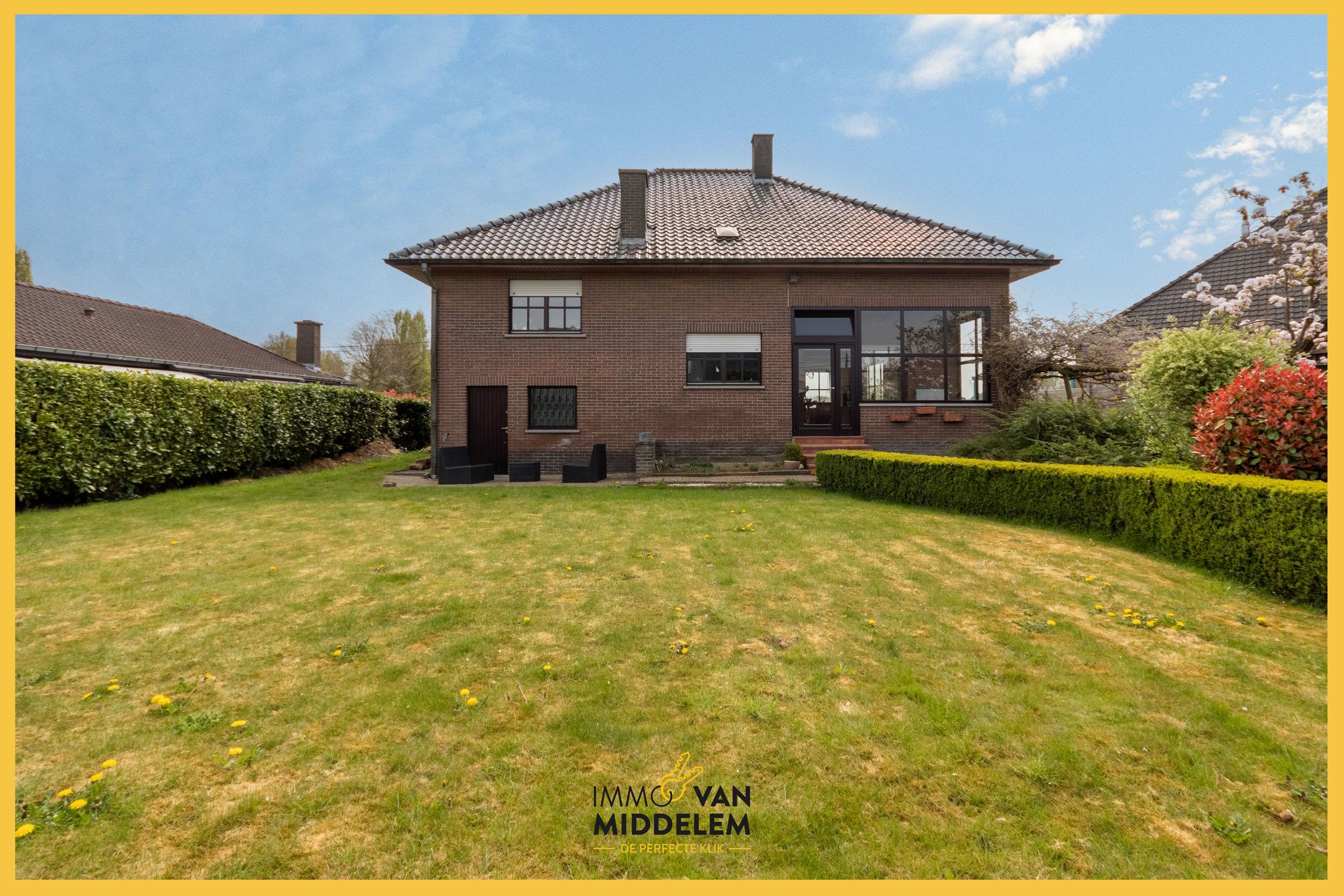 GROTE KARAKTERVOLLE WONING MET GARAGE EN TUIN foto 2